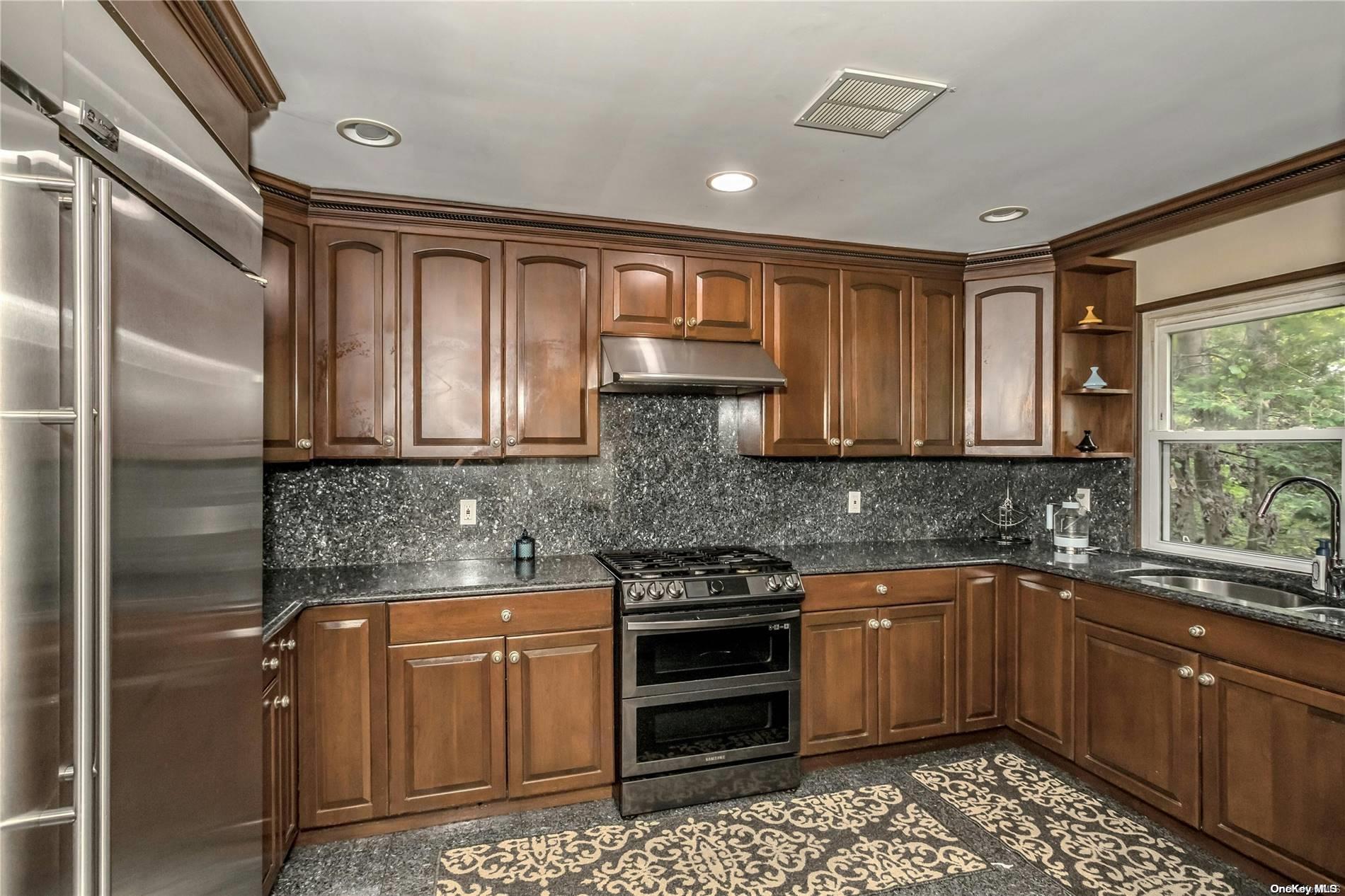 Single Family Woodbury  Nassau County, NY 11797, MLS-L3579325-13