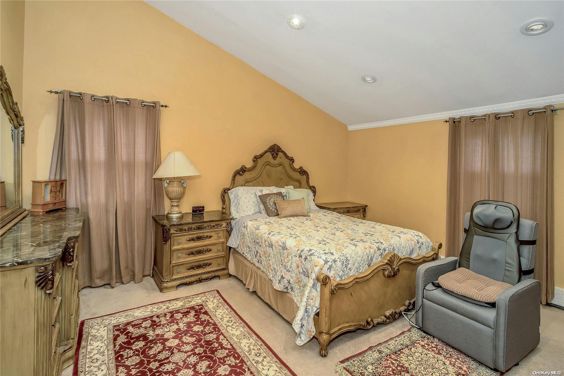 Single Family Woodbury  Nassau County, NY 11797, MLS-L3579325-17