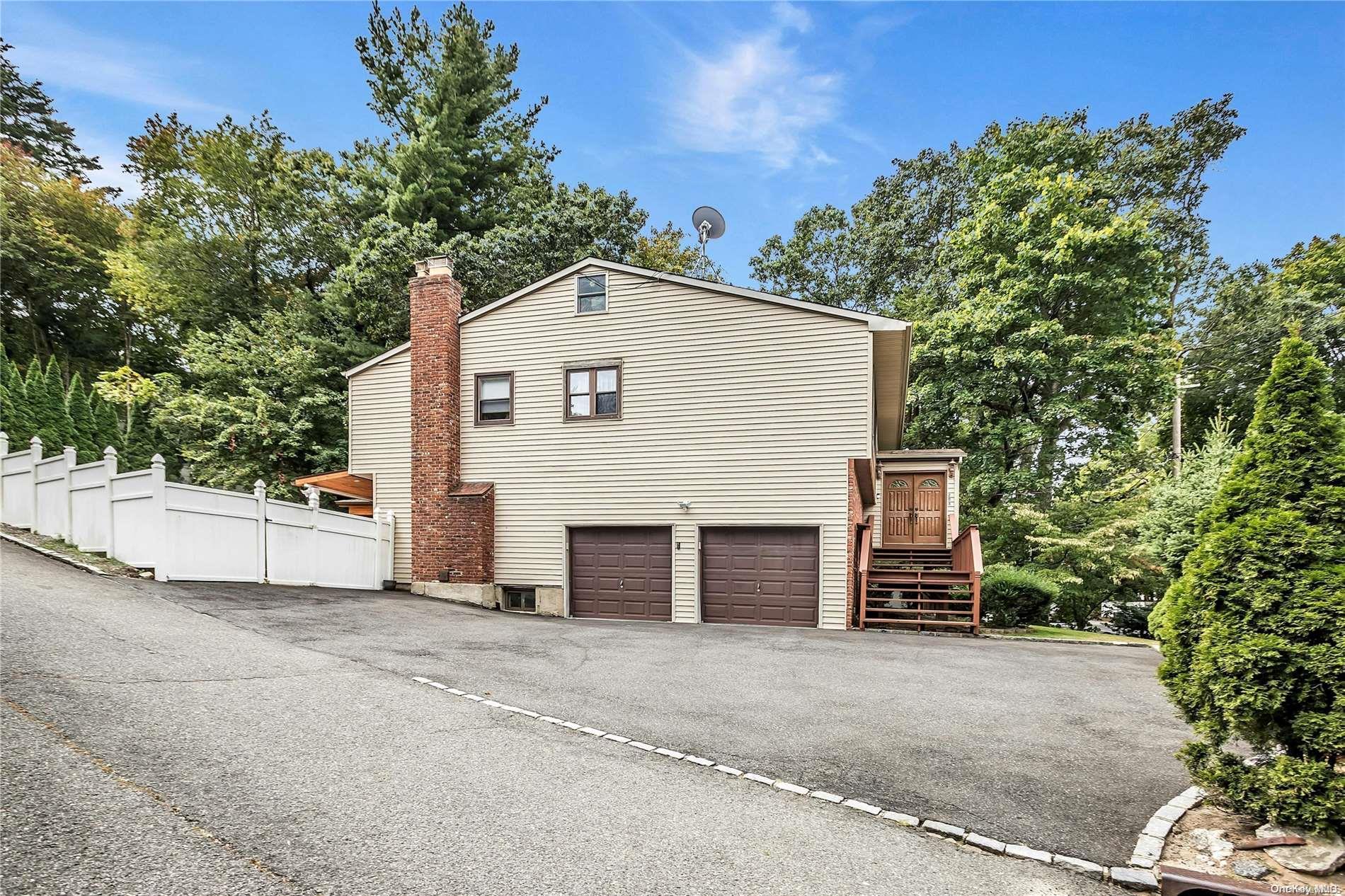 Single Family Woodbury  Nassau County, NY 11797, MLS-L3579325-2