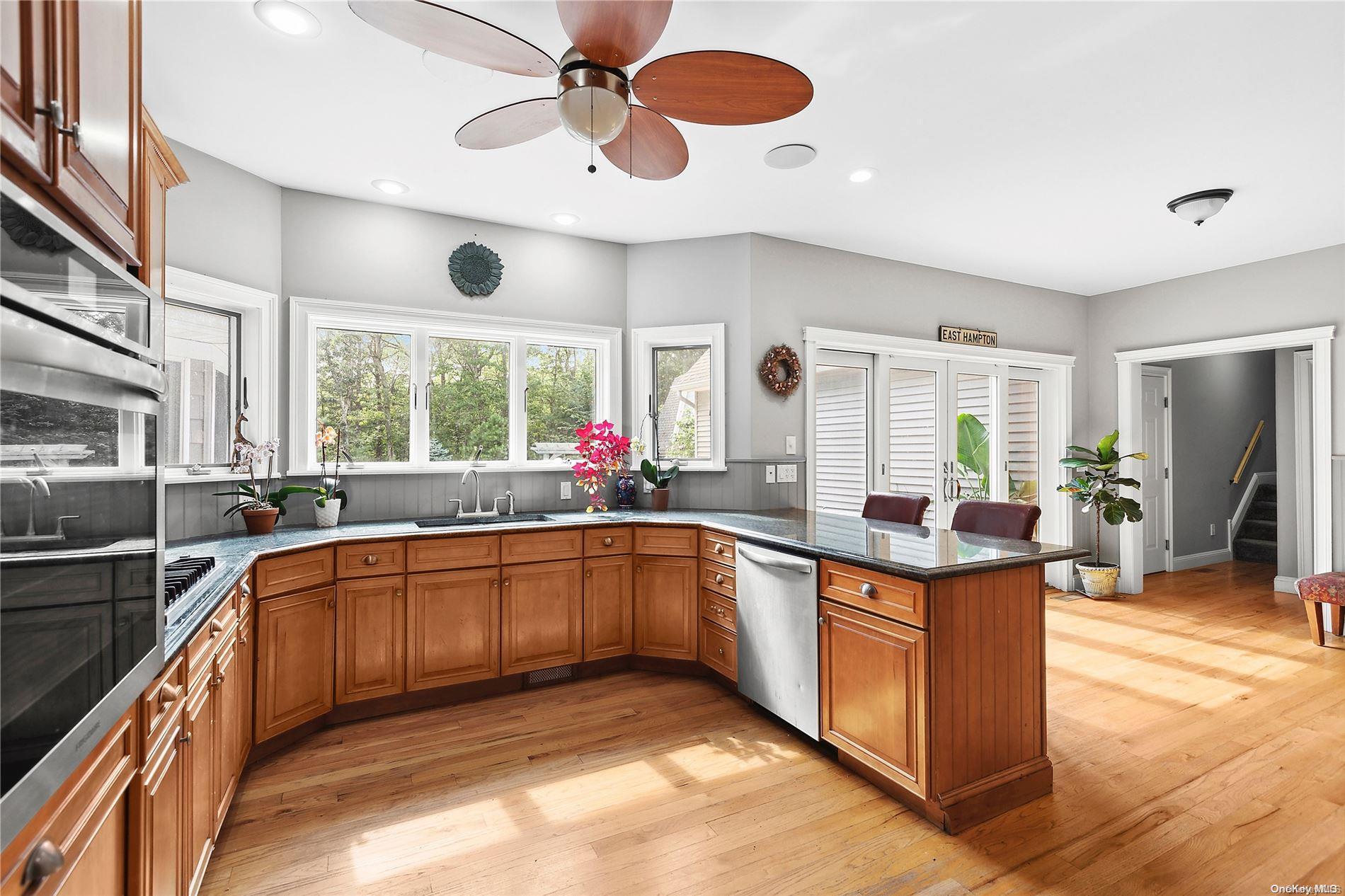 Single Family Prospect  Suffolk County, NY 11937, MLS-L3580303-5