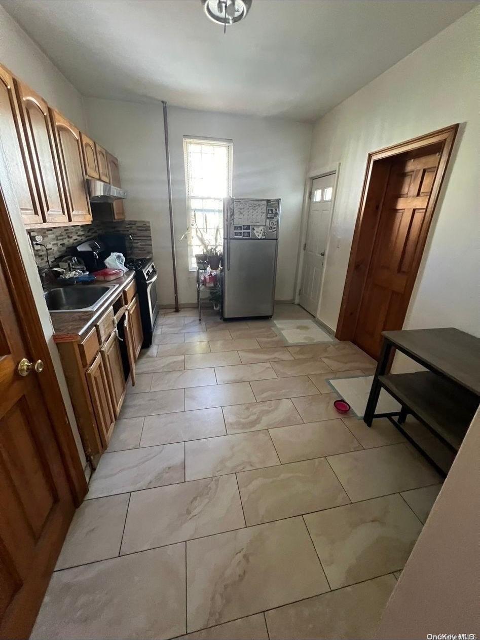 Single Family Milford  Brooklyn, NY 11208, MLS-L3580307-2