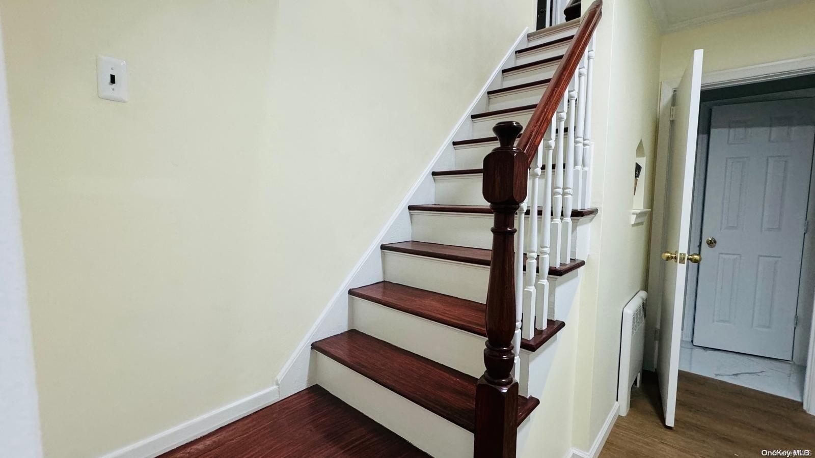 Single Family New Hyde Park  Nassau County, NY 11040, MLS-L3580338-20