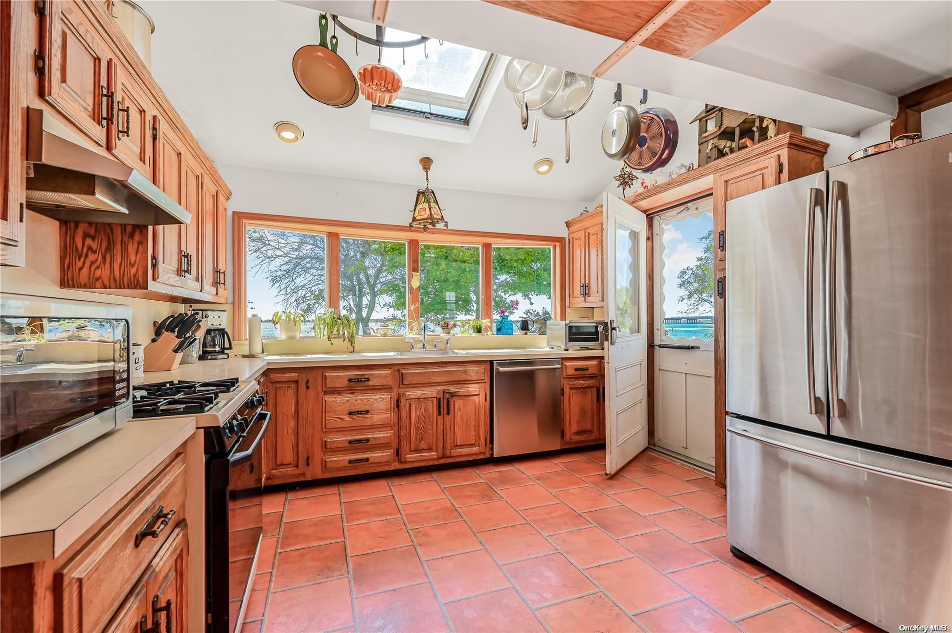 Single Family Lockwood  Queens, NY 11414, MLS-L3580769-8