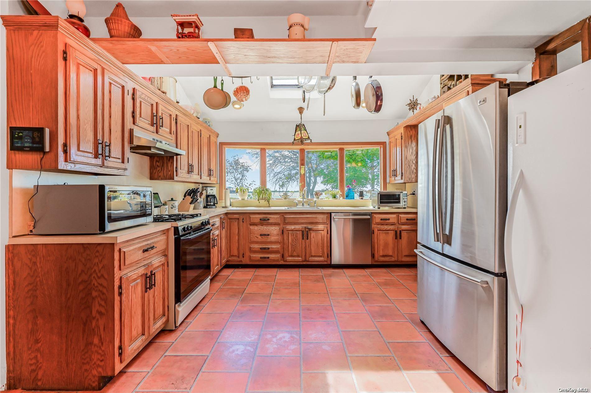 Single Family Lockwood  Queens, NY 11414, MLS-L3580769-9