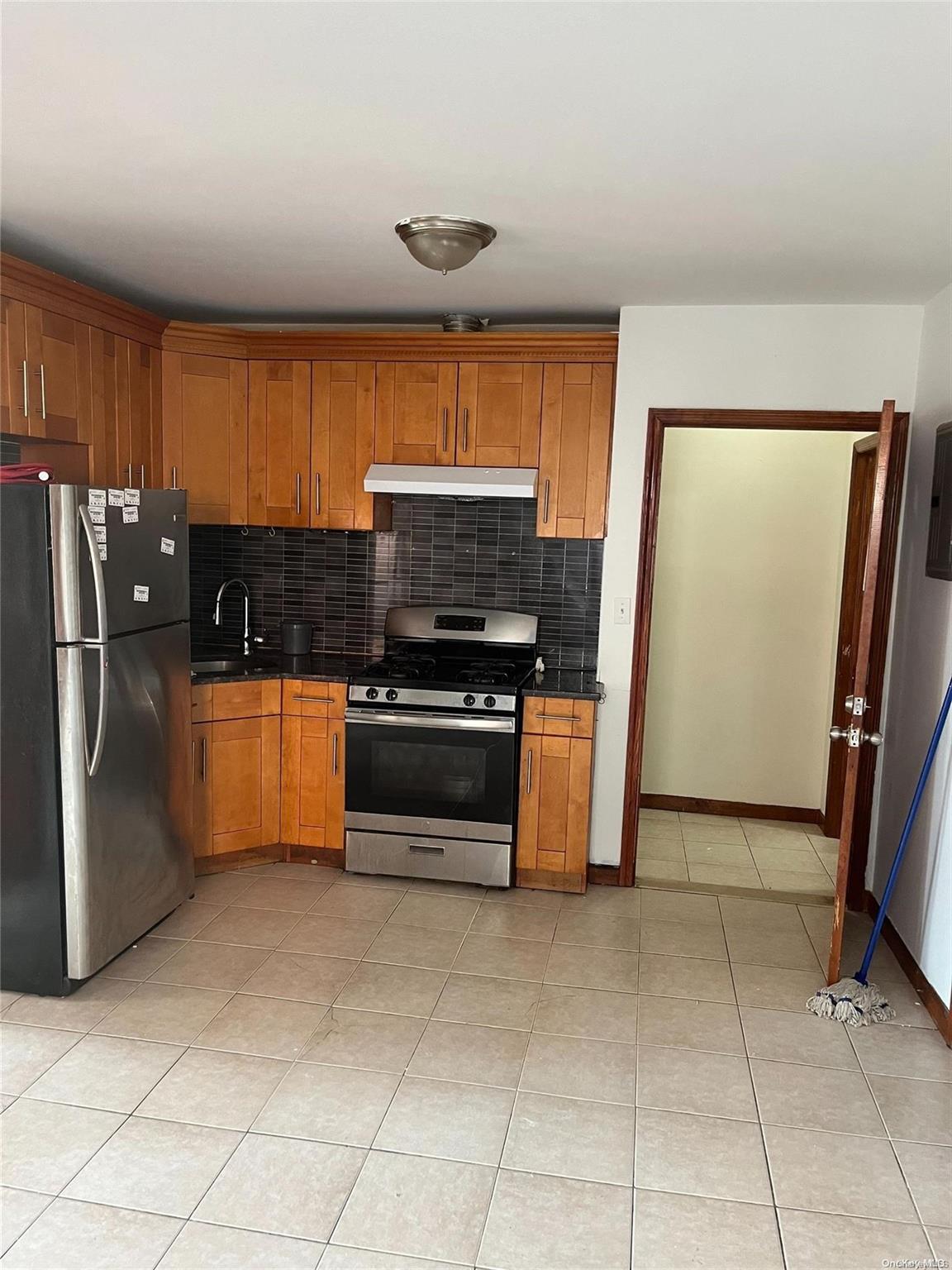 Single Family 14th  Queens, NY 11356, MLS-L3580831-3