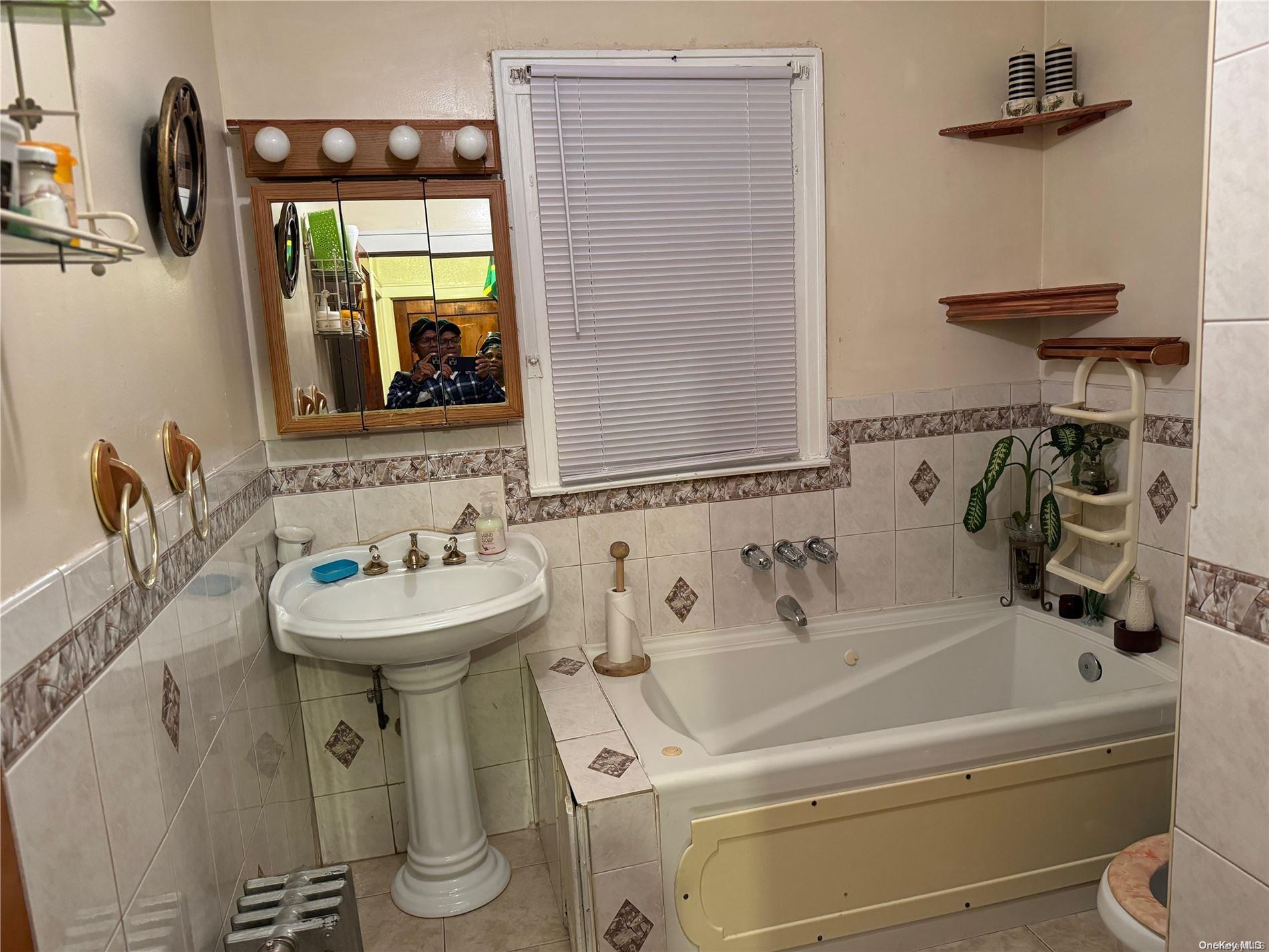Single Family 119th  Queens, NY 11412, MLS-L3580946-11