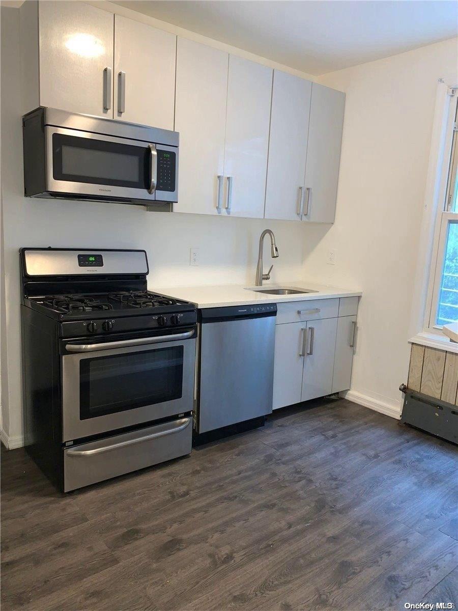 Single Family Liberty  Queens, NY 11417, MLS-L3581115-20