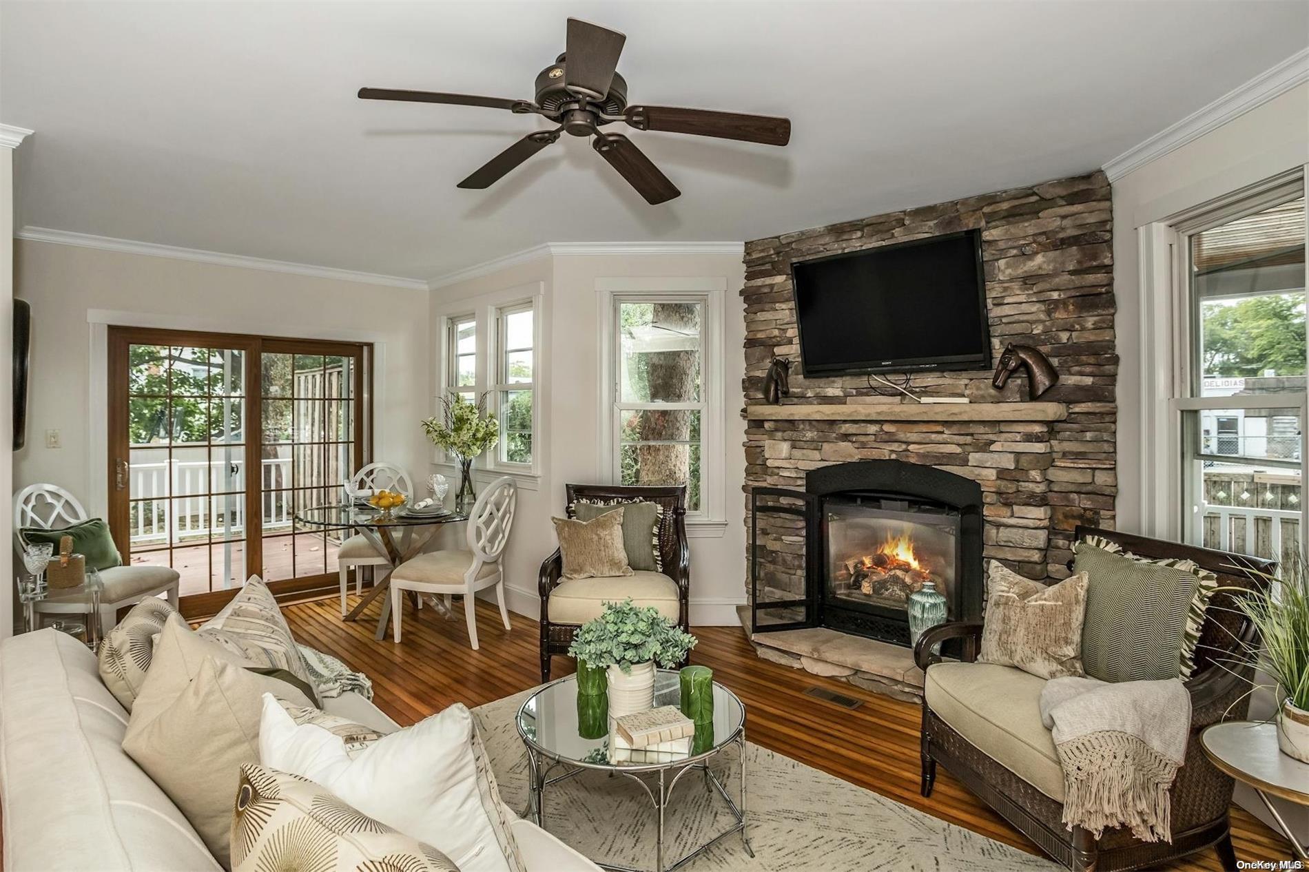 Single Family Bayles  Nassau County, NY 11050, MLS-L3581334-12