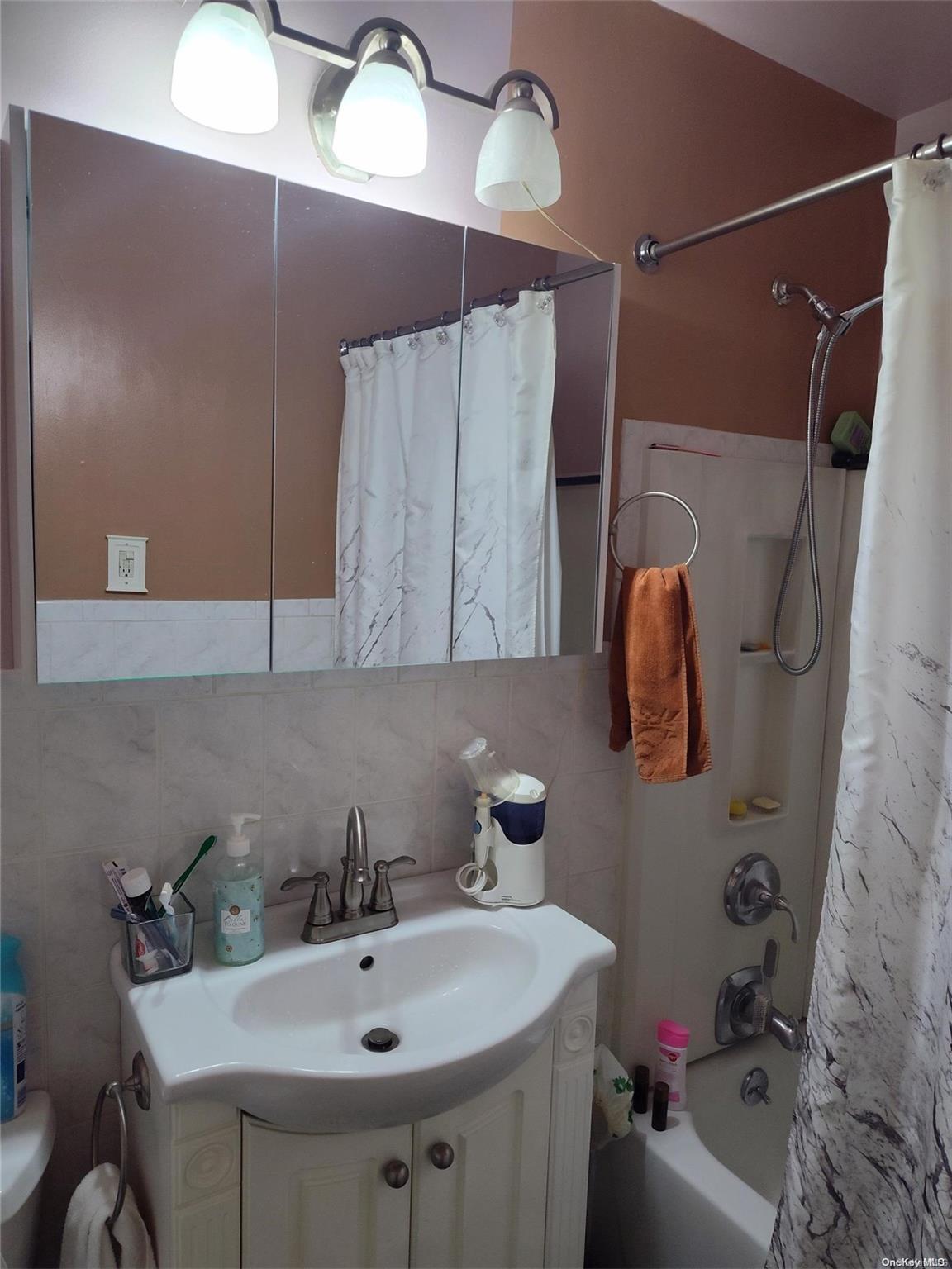 Single Family 92nd  Queens, NY 11414, MLS-L3581413-15