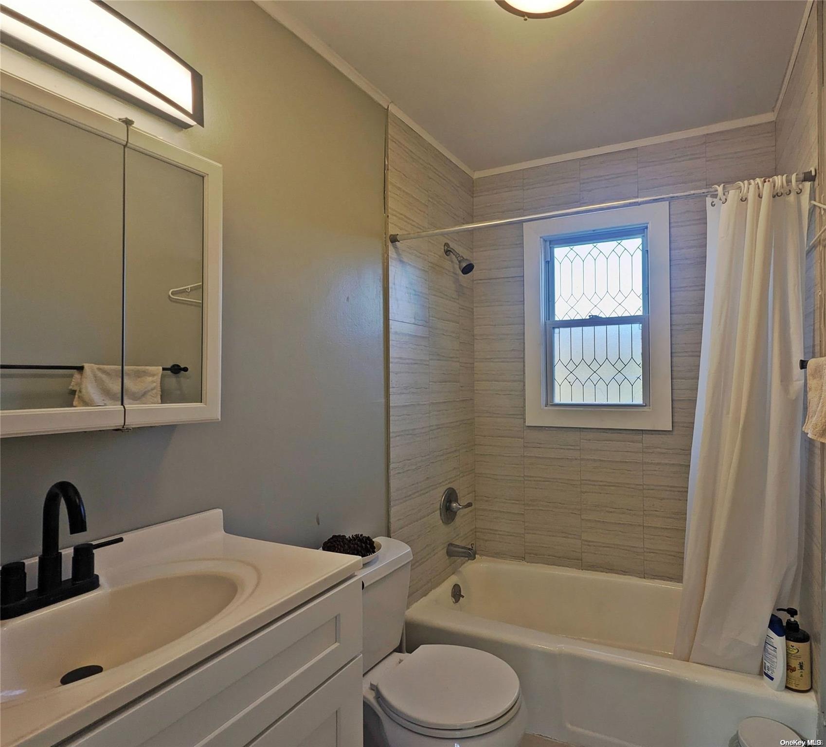 Single Family Elfin  Suffolk County, NY 11951, MLS-L3581827-15