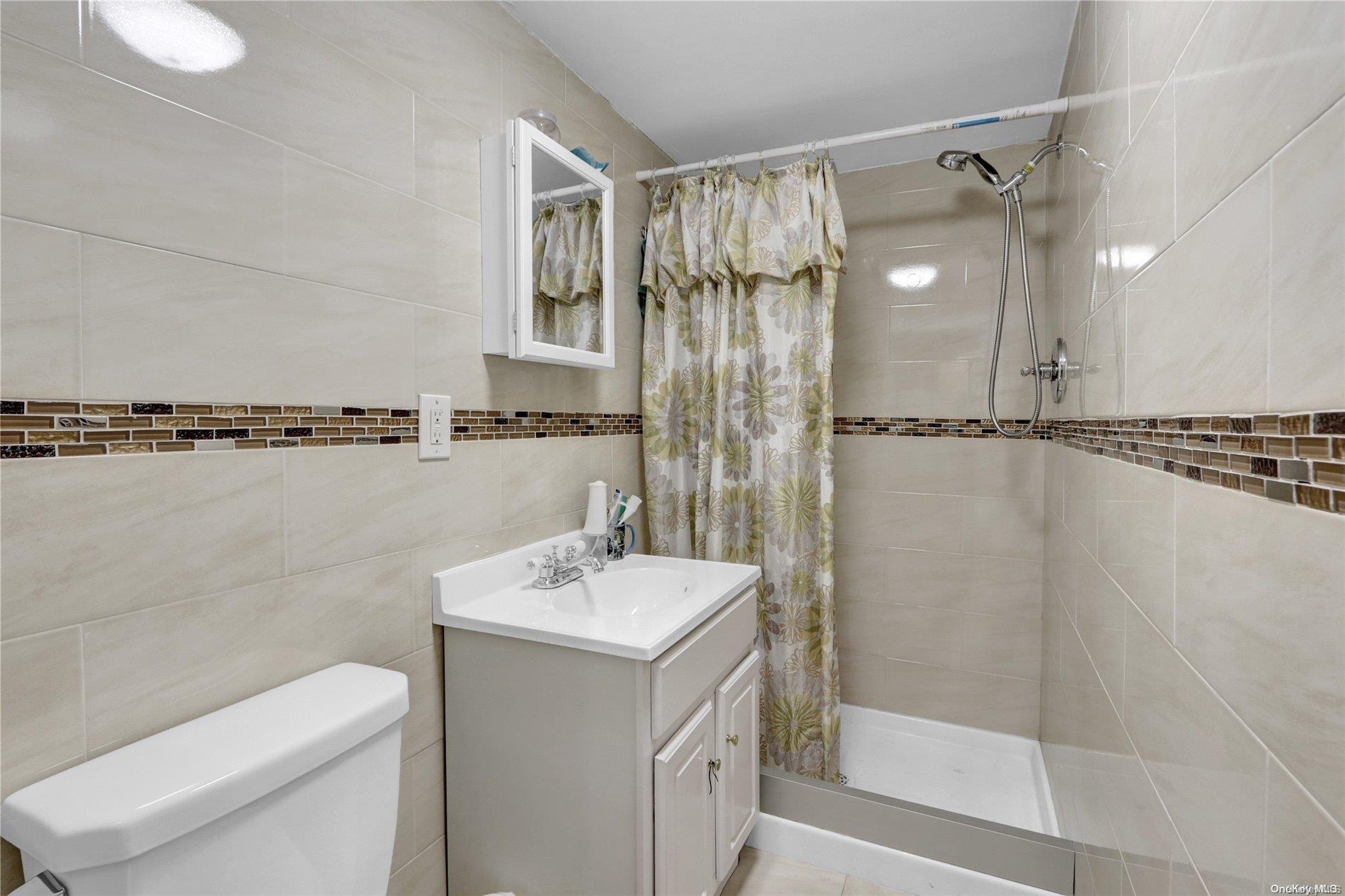 Single Family 111th  Queens, NY 11356, MLS-L3581844-18