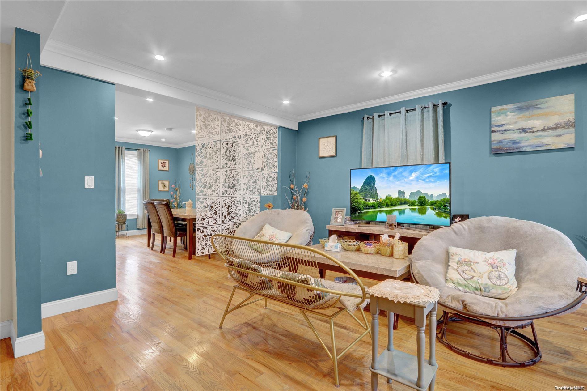 Single Family 111th  Queens, NY 11356, MLS-L3581844-2