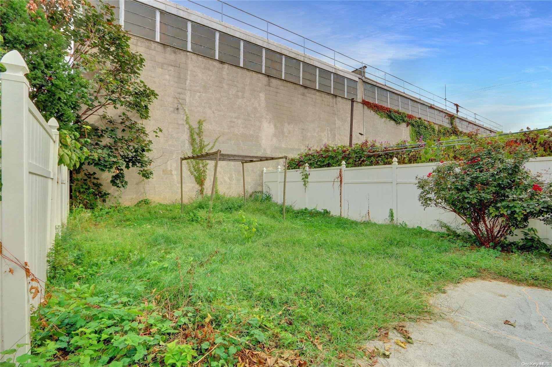 Single Family 111th  Queens, NY 11356, MLS-L3581844-20
