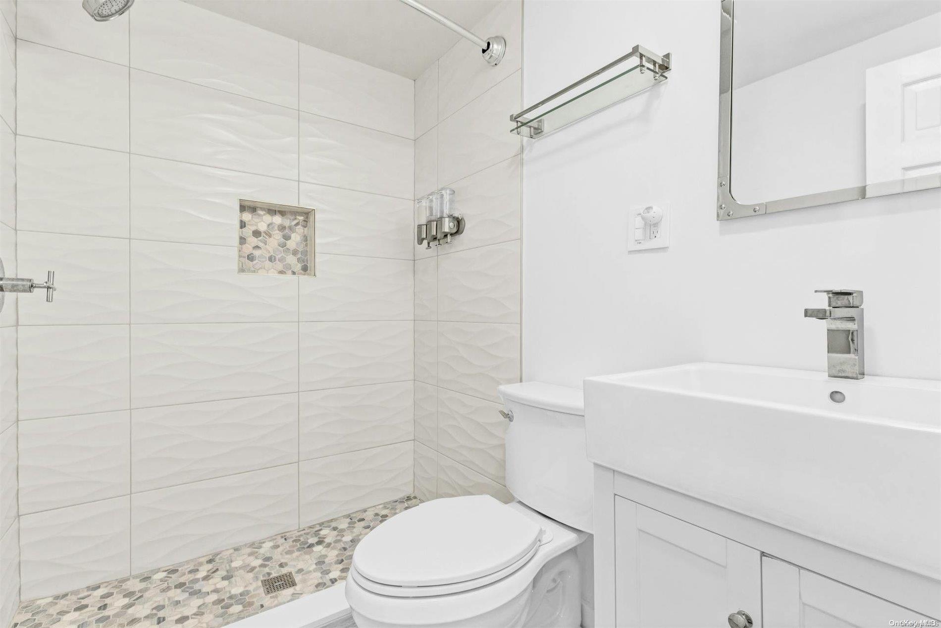 Single Family Oceanview  Suffolk County, NY 11946, MLS-L3581961-11