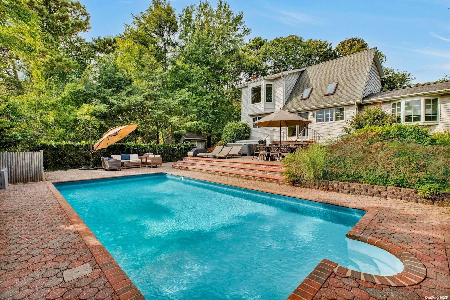 Single Family Oceanview  Suffolk County, NY 11946, MLS-L3581961-2