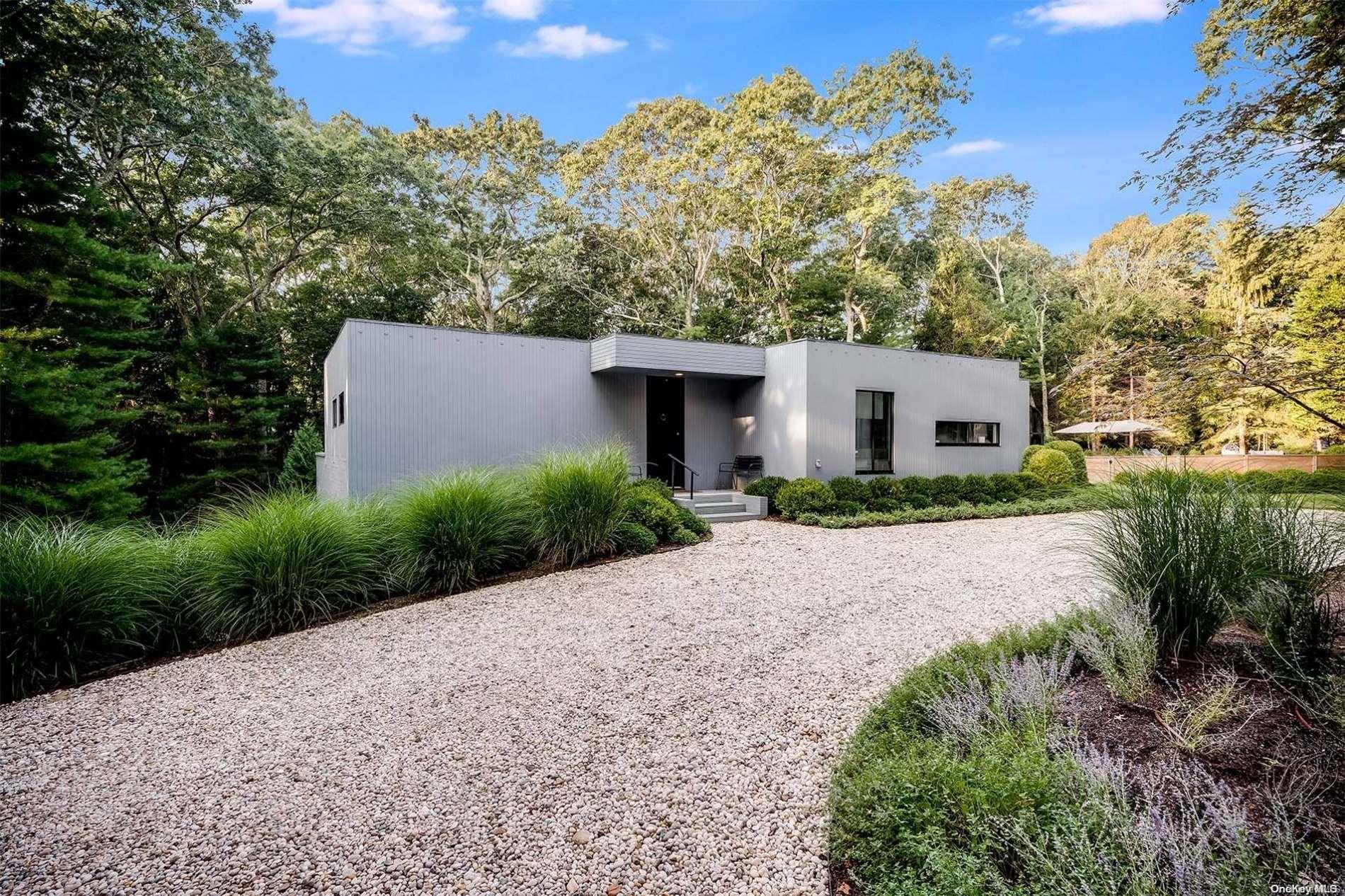 Single Family Stephen Hands Path  Suffolk County, NY 11937, MLS-L3582070-17