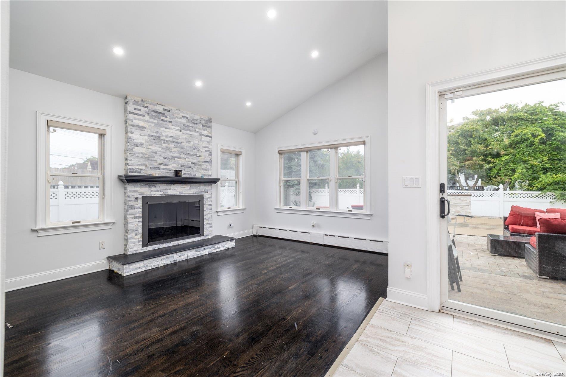 Single Family 211th  Queens, NY 11360, MLS-L3582098-12