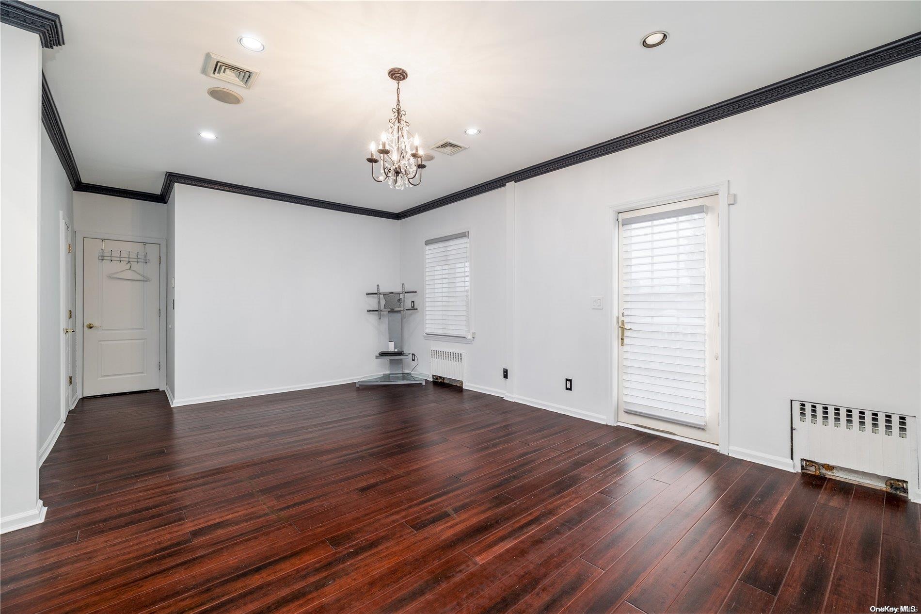Single Family 211th  Queens, NY 11360, MLS-L3582098-13