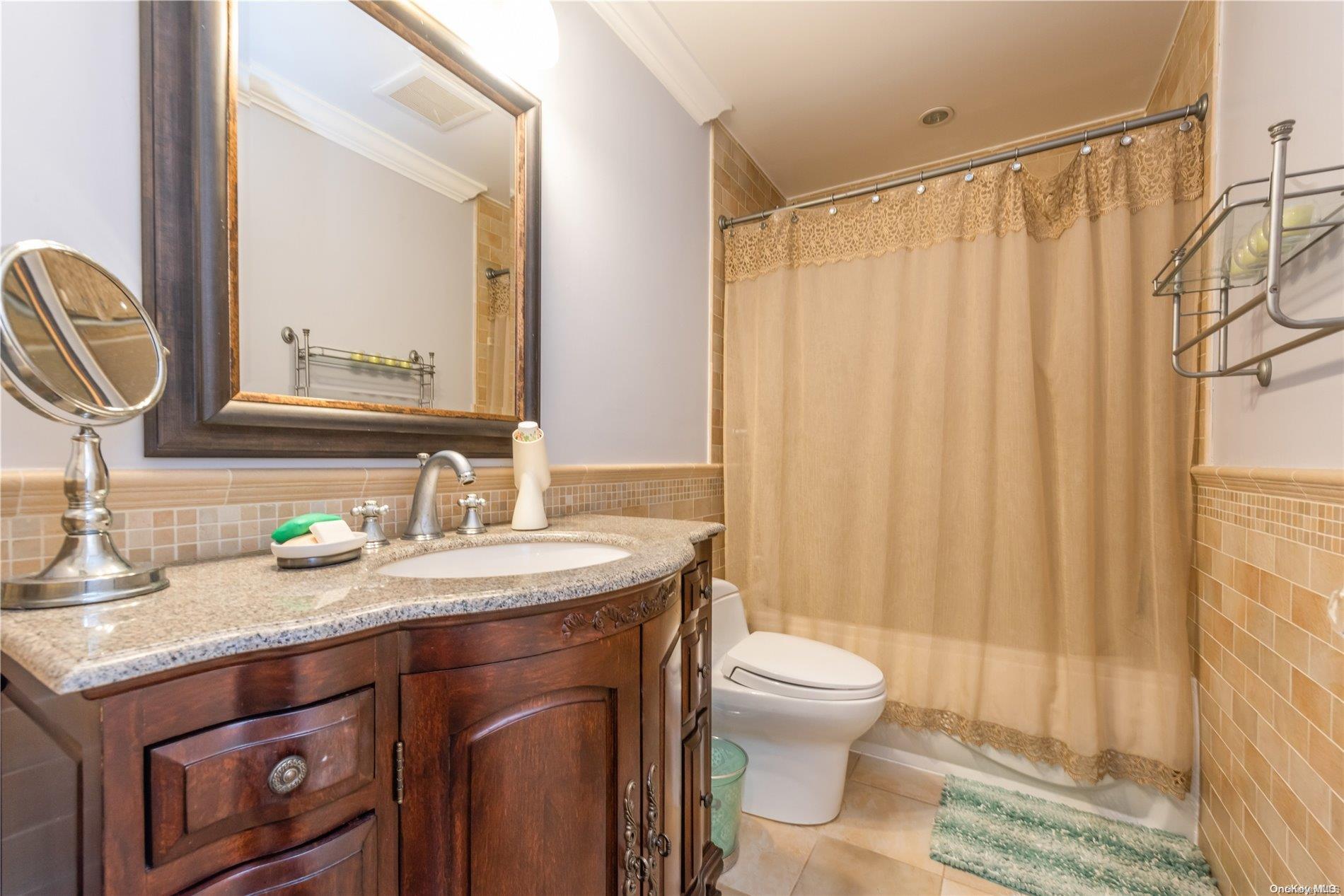 Single Family Willow  Nassau County, NY 11598, MLS-L3582189-24