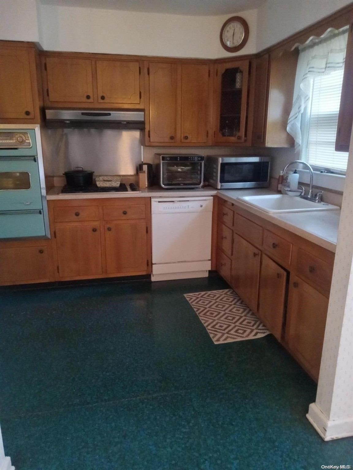 Apartment 94th  Brooklyn, NY 11236, MLS-L3582204-2