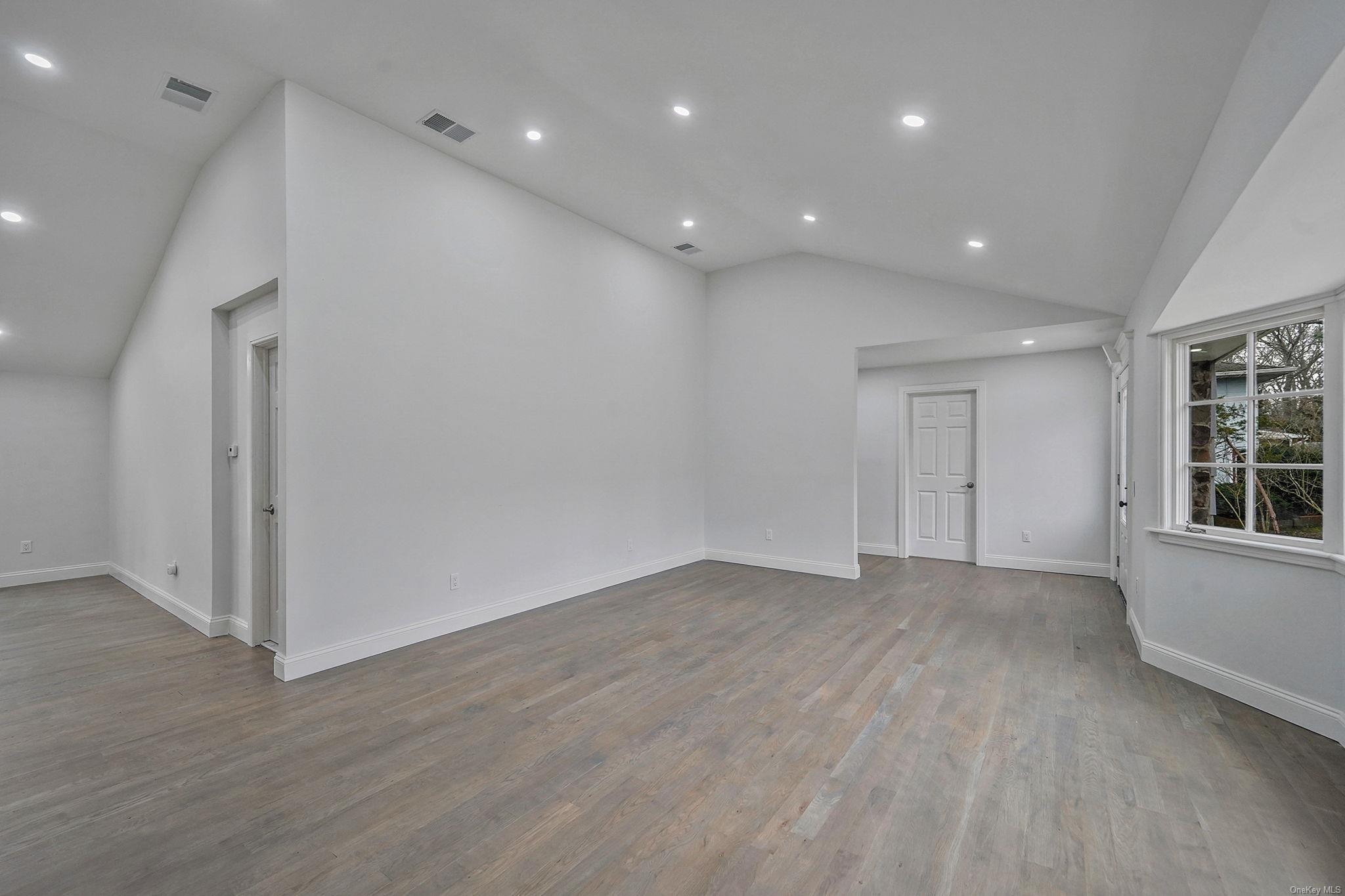 Single Family Southlawn  Suffolk County, NY 11722, MLS-L3582459-10