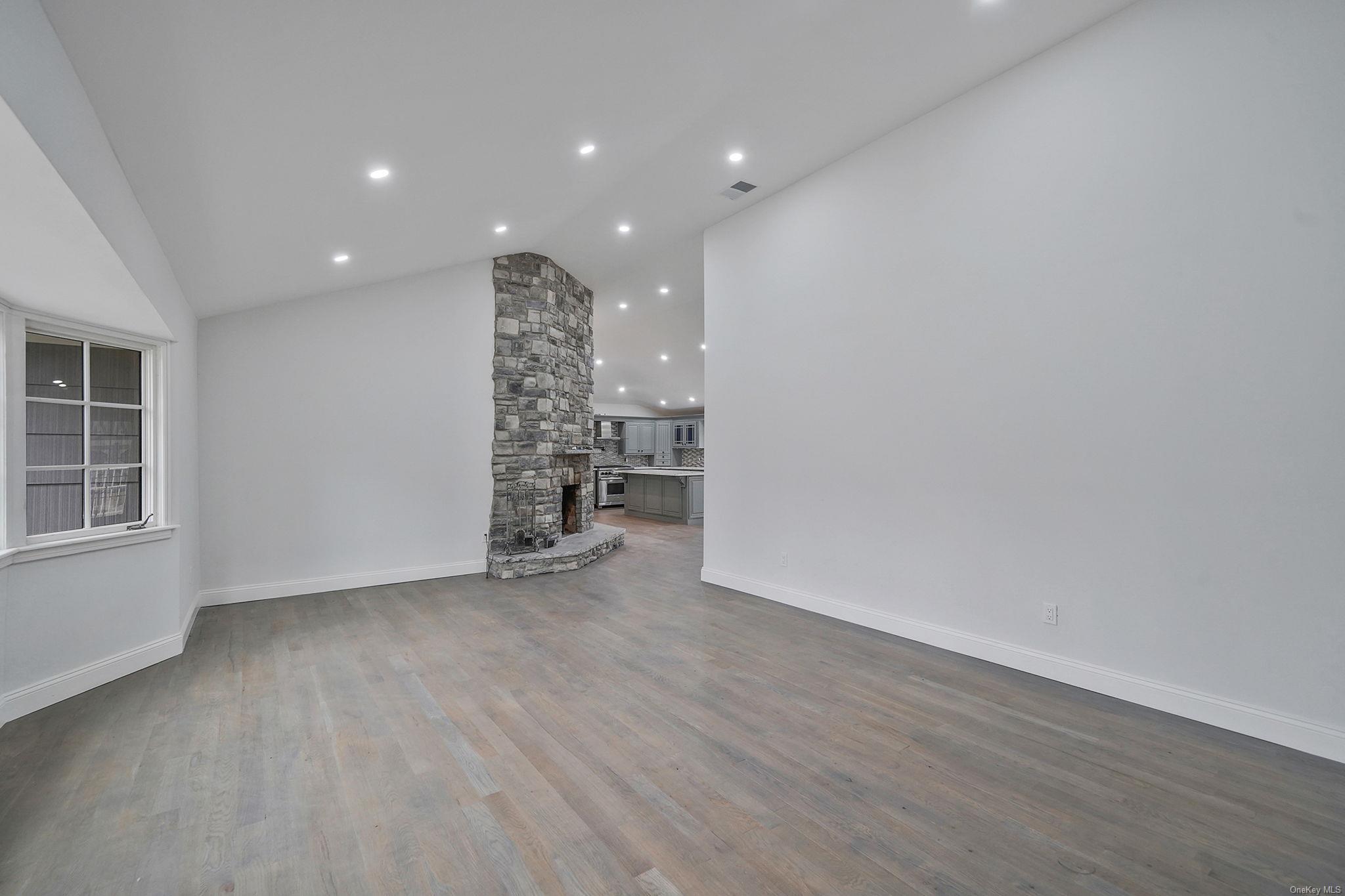 Single Family Southlawn  Suffolk County, NY 11722, MLS-L3582459-8