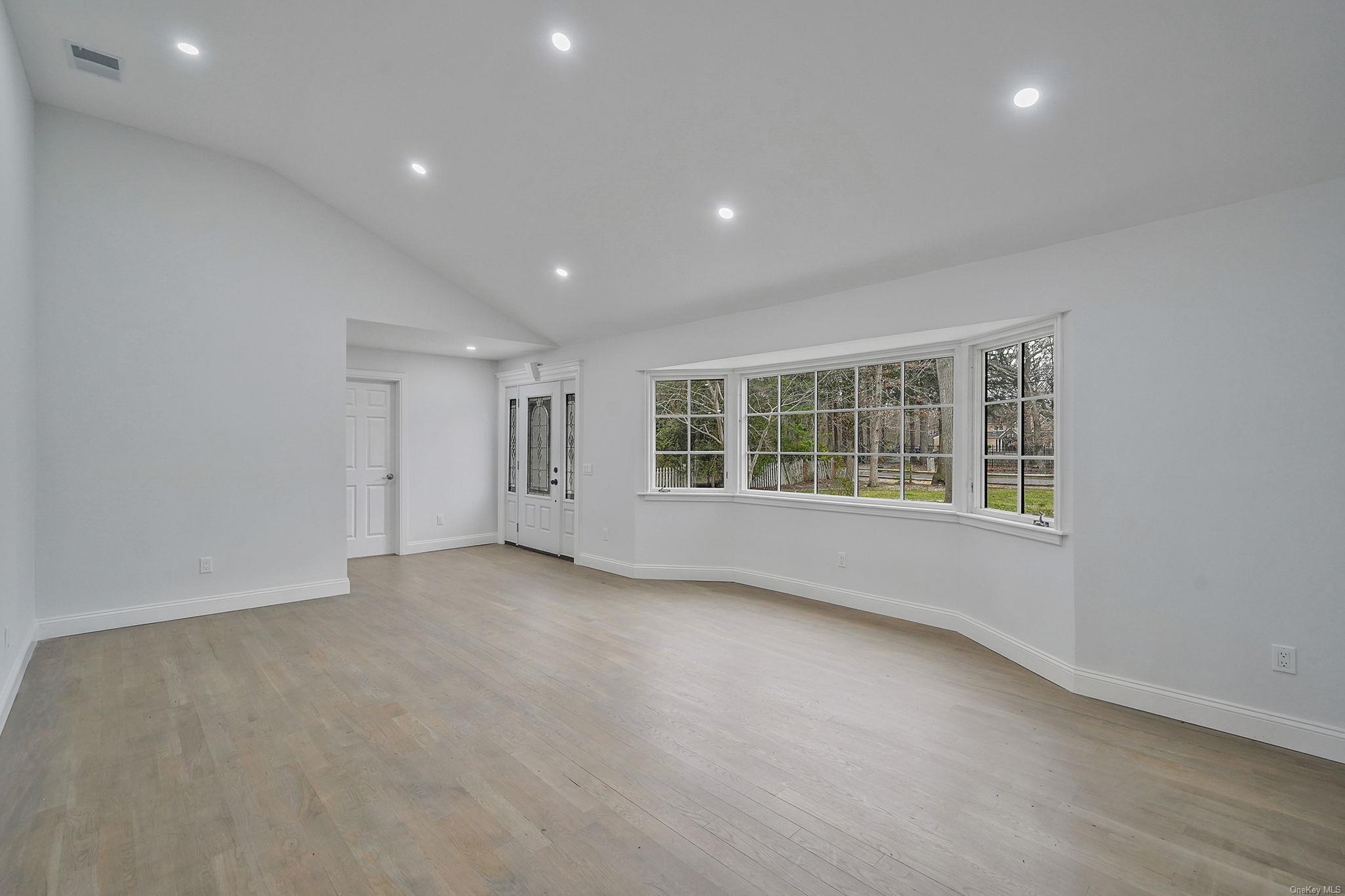 Single Family Southlawn  Suffolk County, NY 11722, MLS-L3582459-9