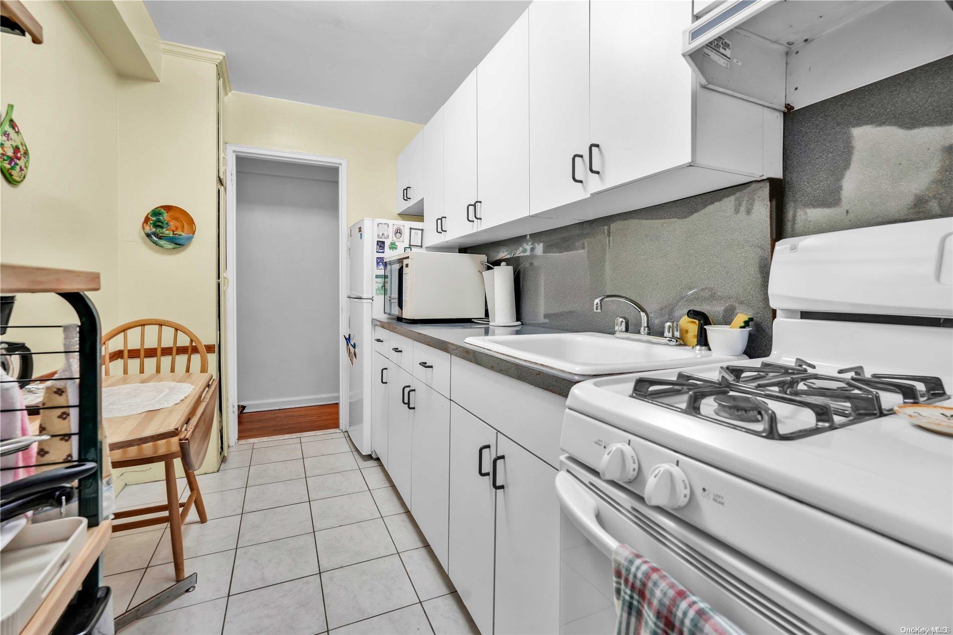 Coop 75th  Queens, NY 11372, MLS-L3582739-3
