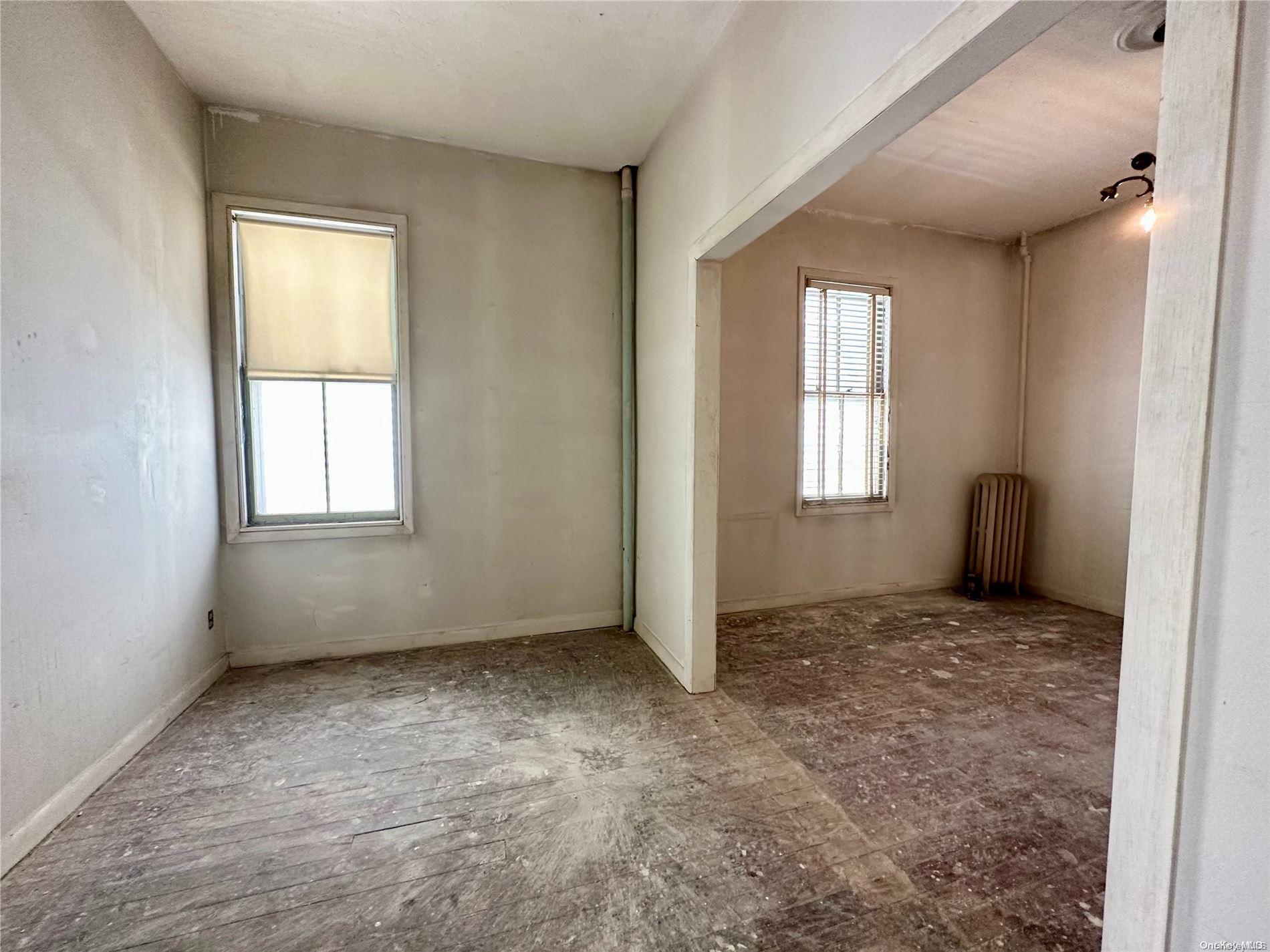 Single Family Maspeth  Queens, NY 11378, MLS-L3582856-2