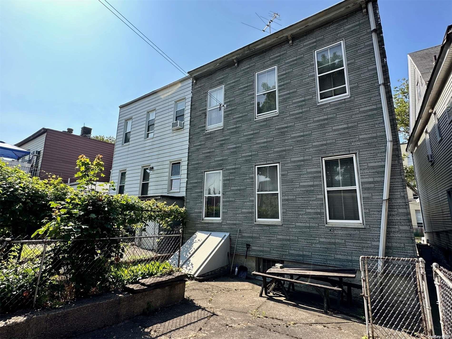 Single Family Maspeth  Queens, NY 11378, MLS-L3582856-23