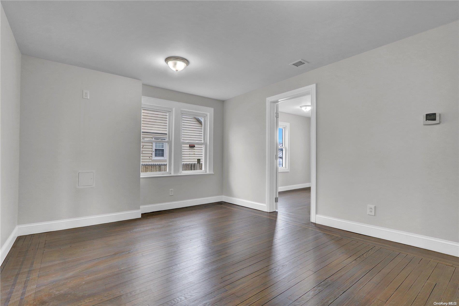 Single Family Macdonald  Nassau County, NY 11550, MLS-L3582883-18