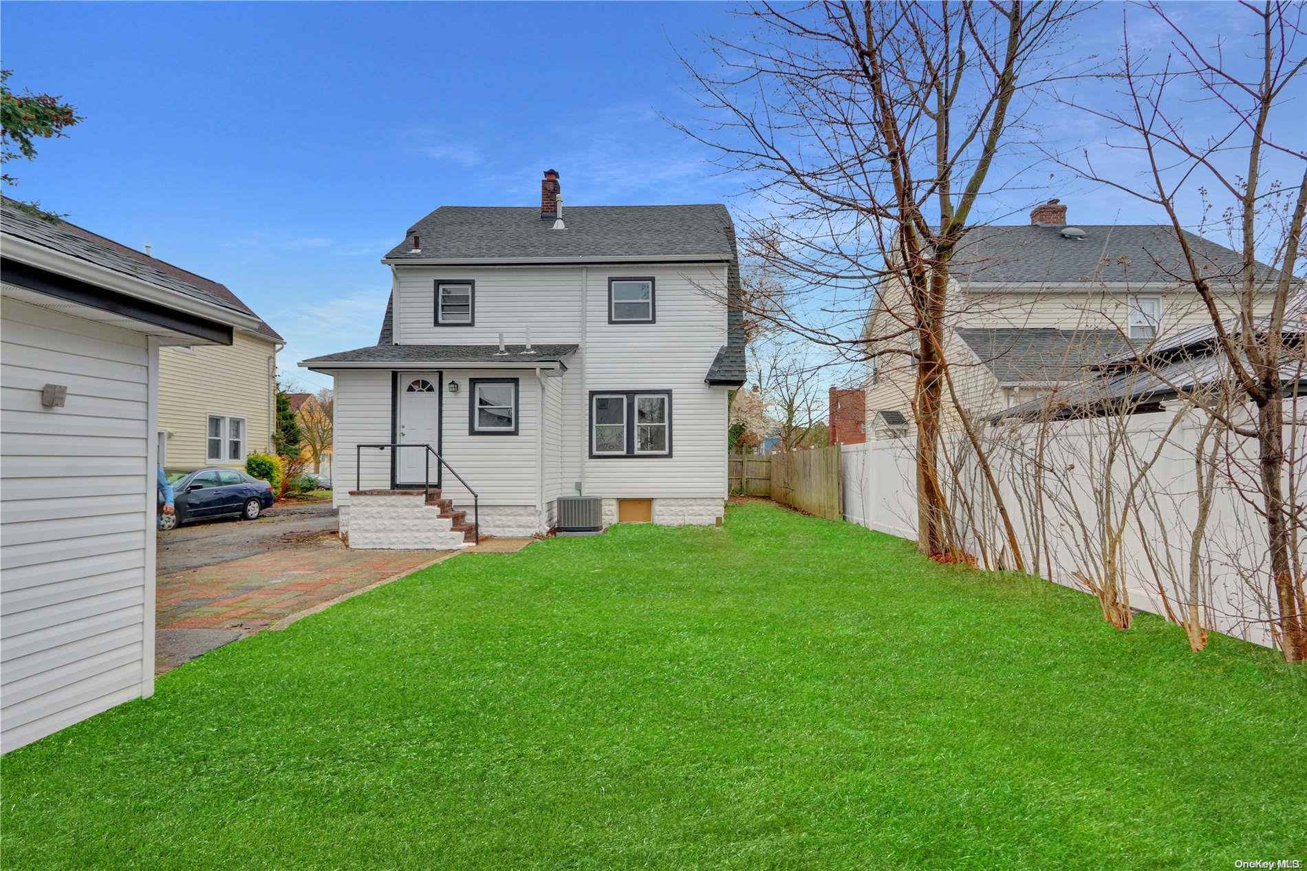 Single Family Macdonald  Nassau County, NY 11550, MLS-L3582883-22