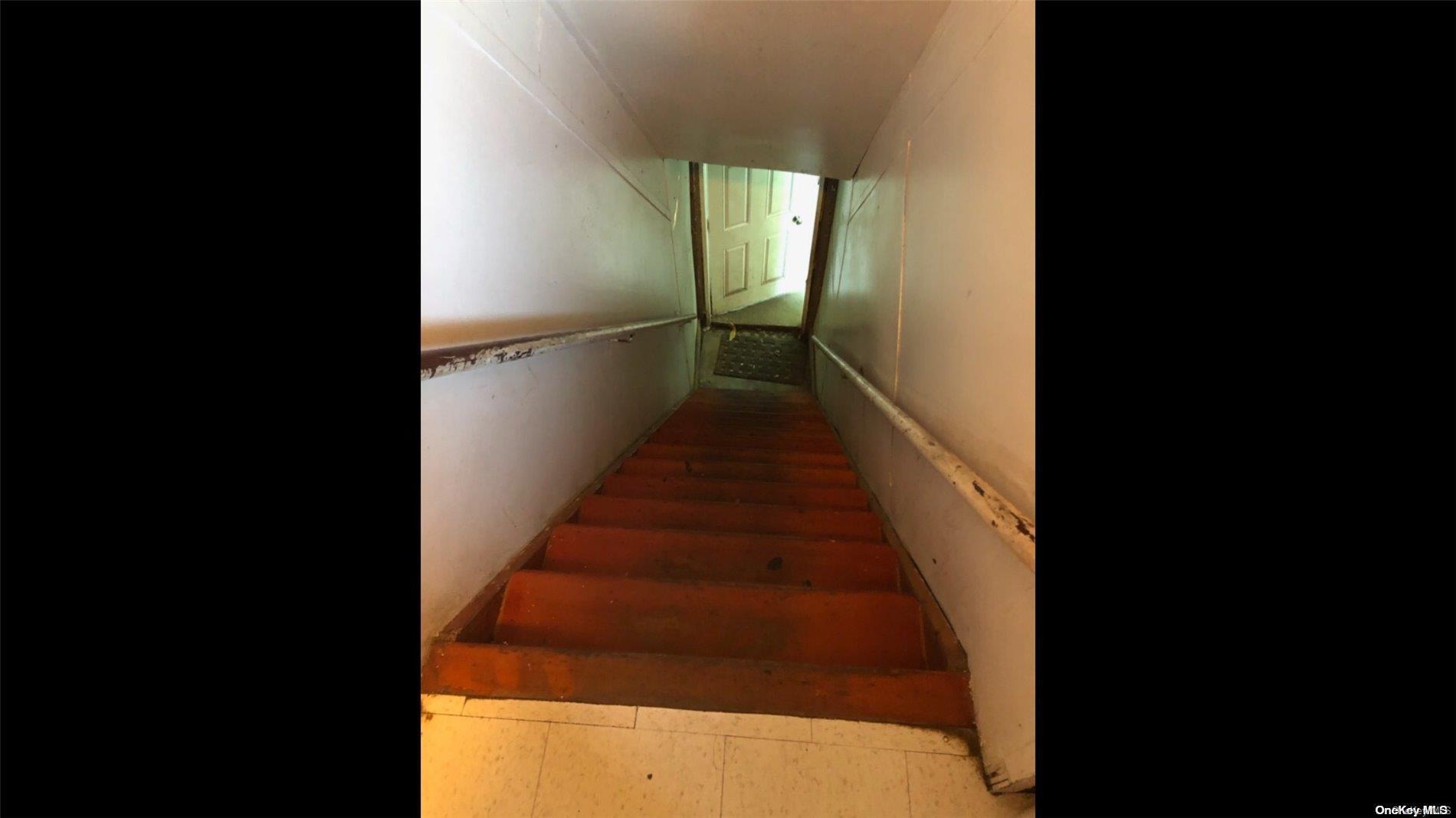 Single Family Halsey  Suffolk County, NY 11968, MLS-L3582974-19