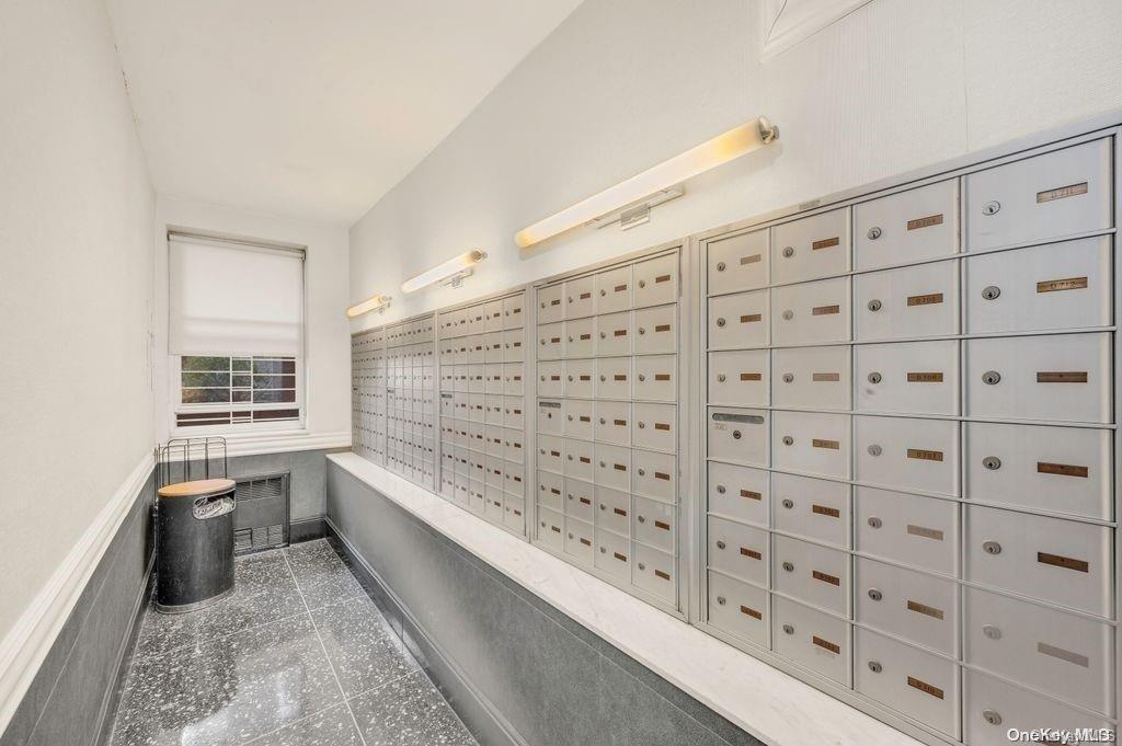 Coop Shore  Brooklyn, NY 11209, MLS-L3583138-18