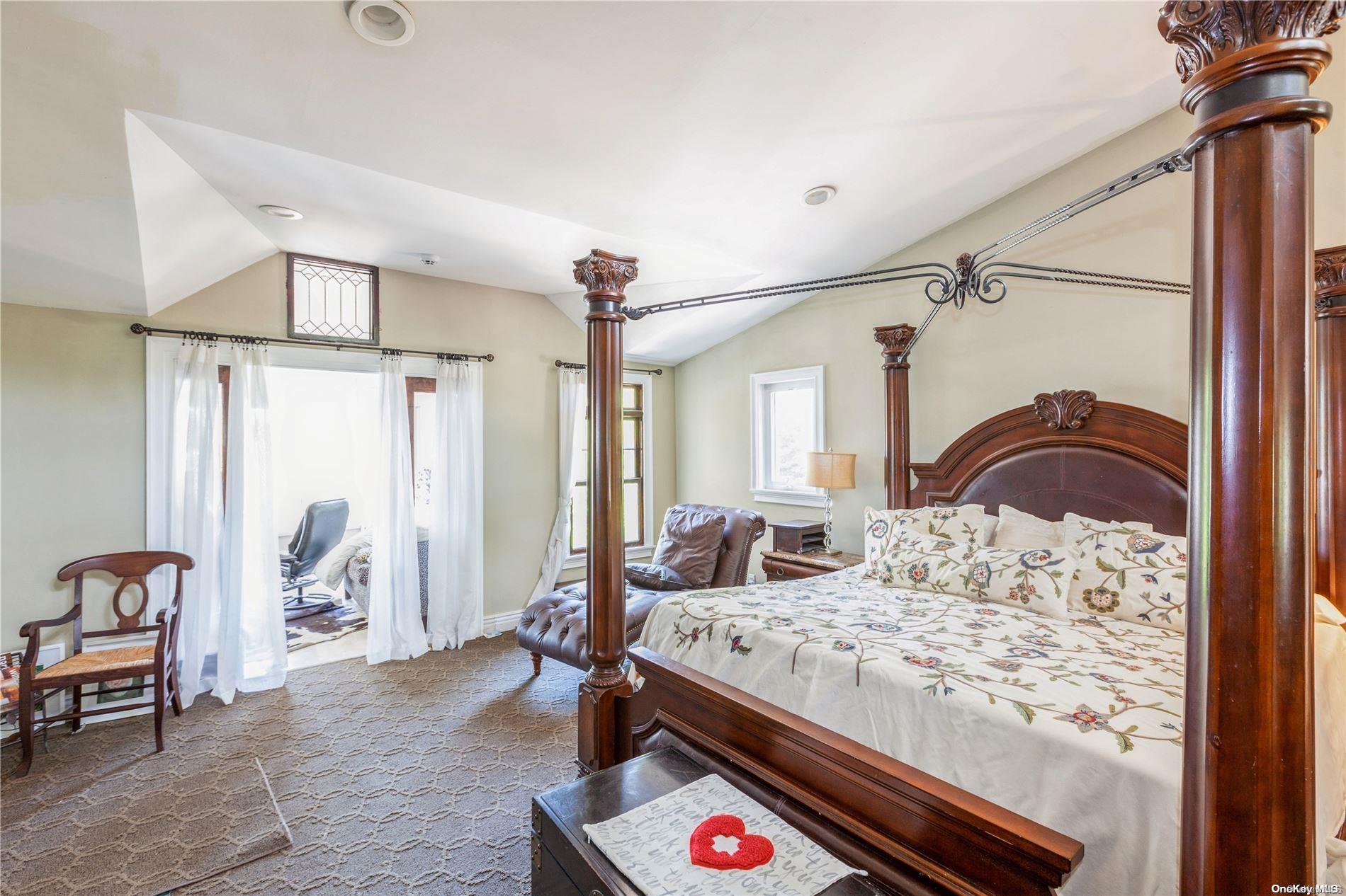 Single Family East Shore  Nassau County, NY 11024, MLS-L3583250-19