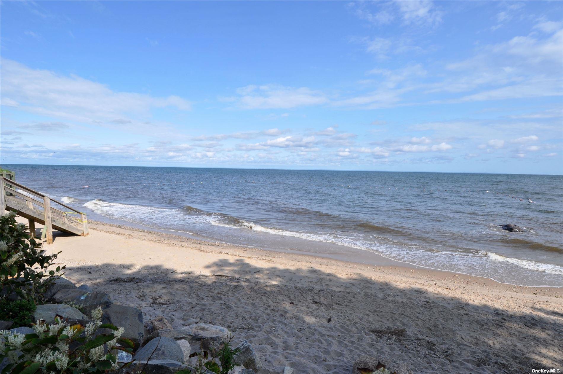 Single Family Winfield  Suffolk County, NY 11789, MLS-L3583271-3