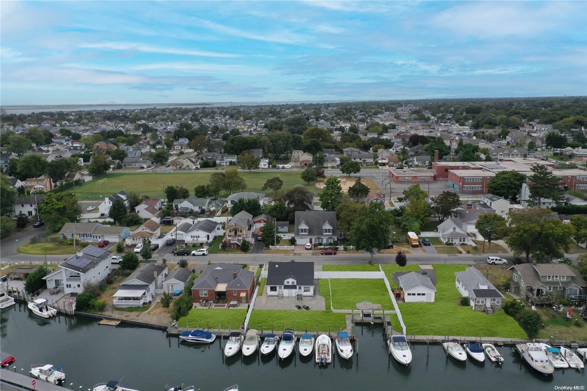 Single Family S. Hickory  Suffolk County, NY 11757, MLS-L3583380-2