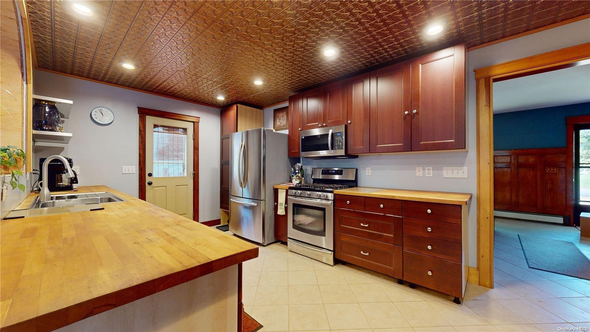 Single Family Heather  Suffolk County, NY 11960, MLS-L3584292-5