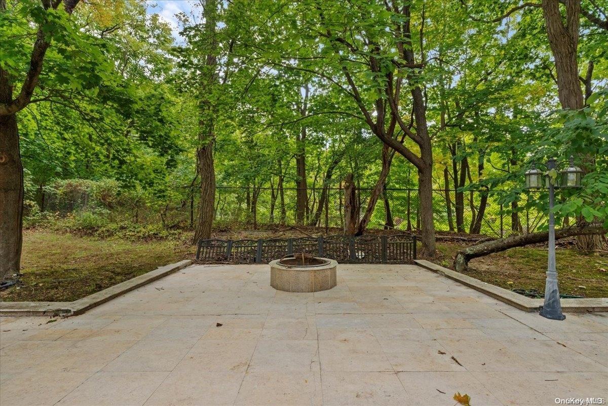 Single Family Hempstead  Nassau County, NY 11771, MLS-L3584344-19