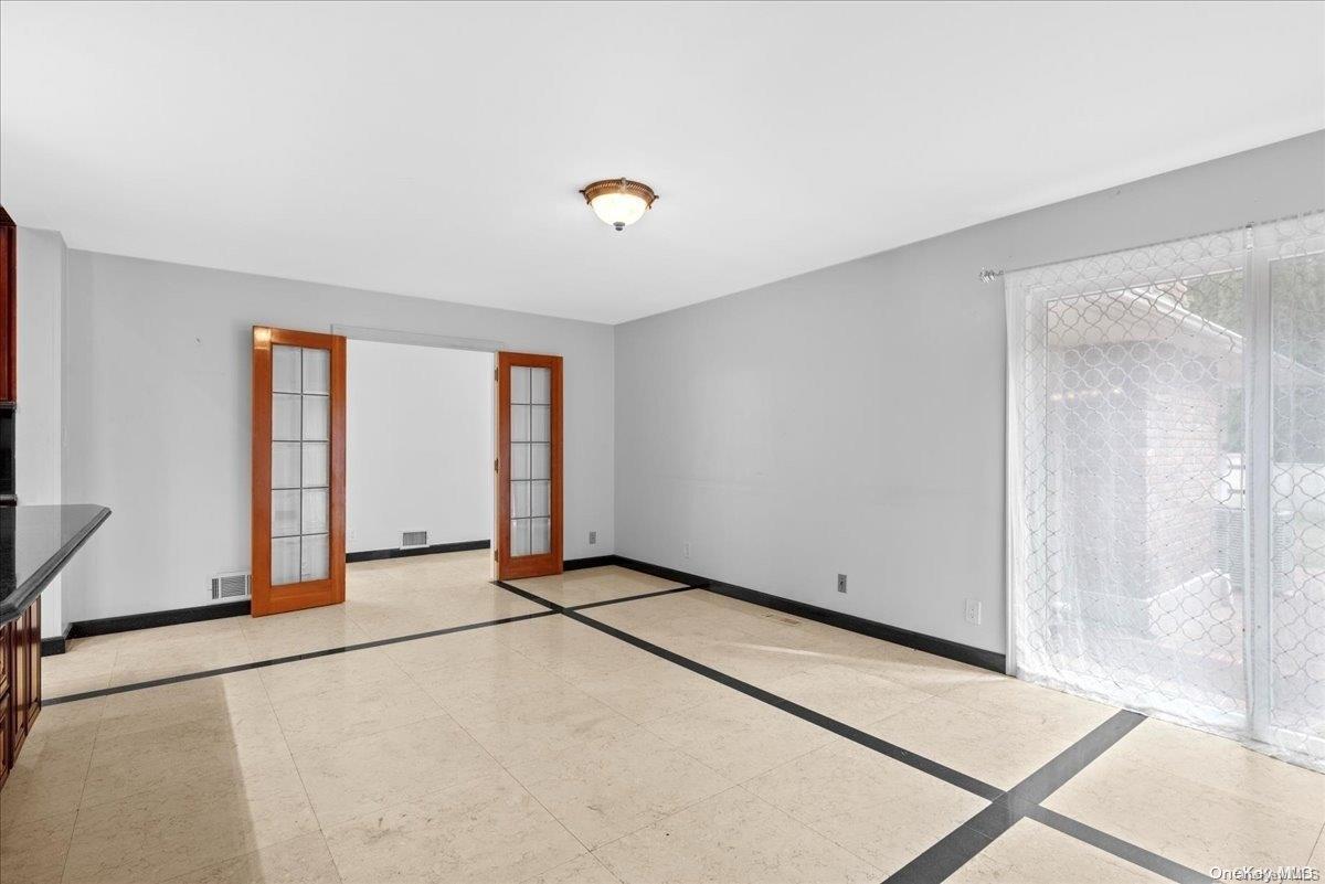 Single Family Hempstead  Nassau County, NY 11771, MLS-L3584344-7