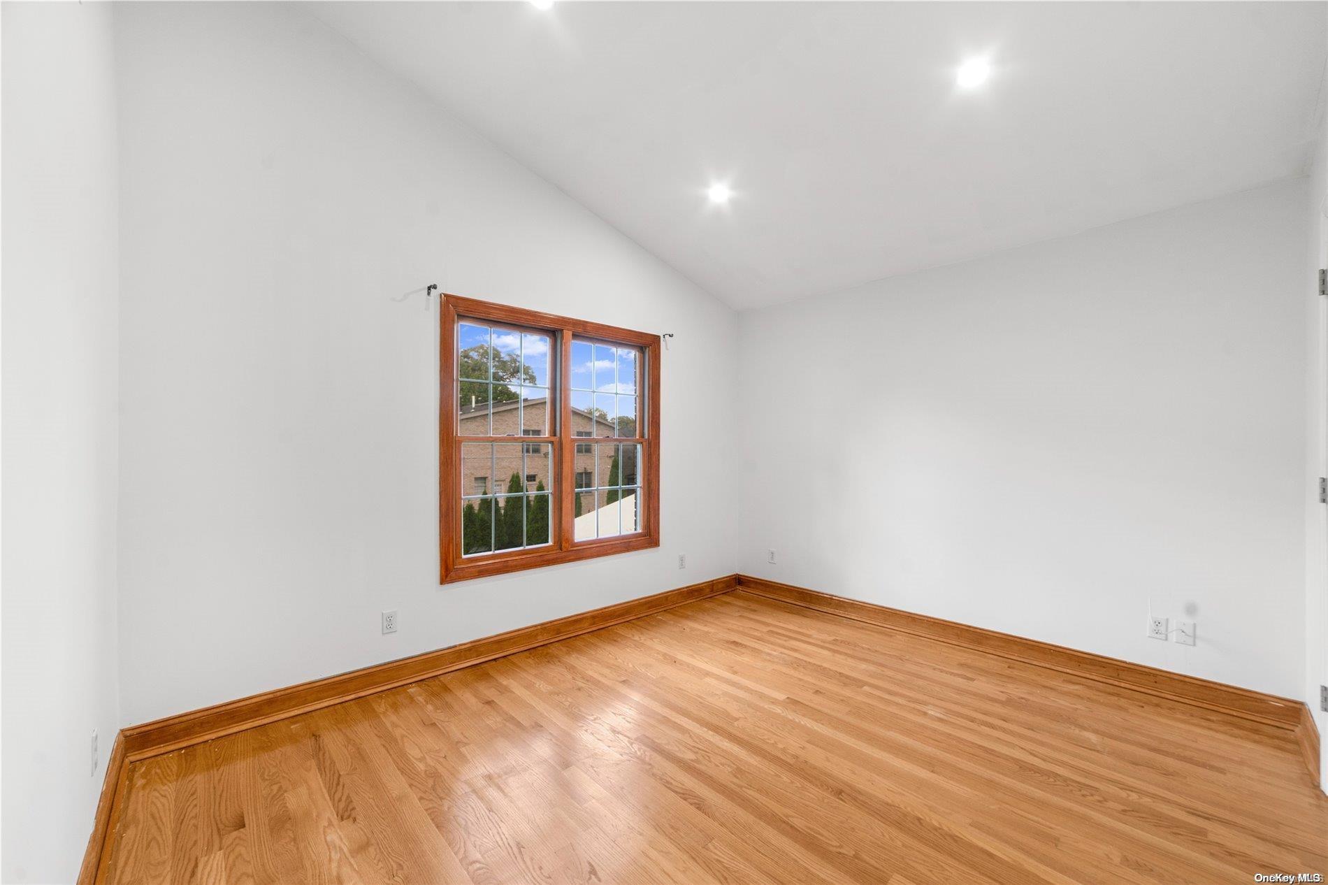 Single Family 86th  Queens, NY 11427, MLS-L3584566-17