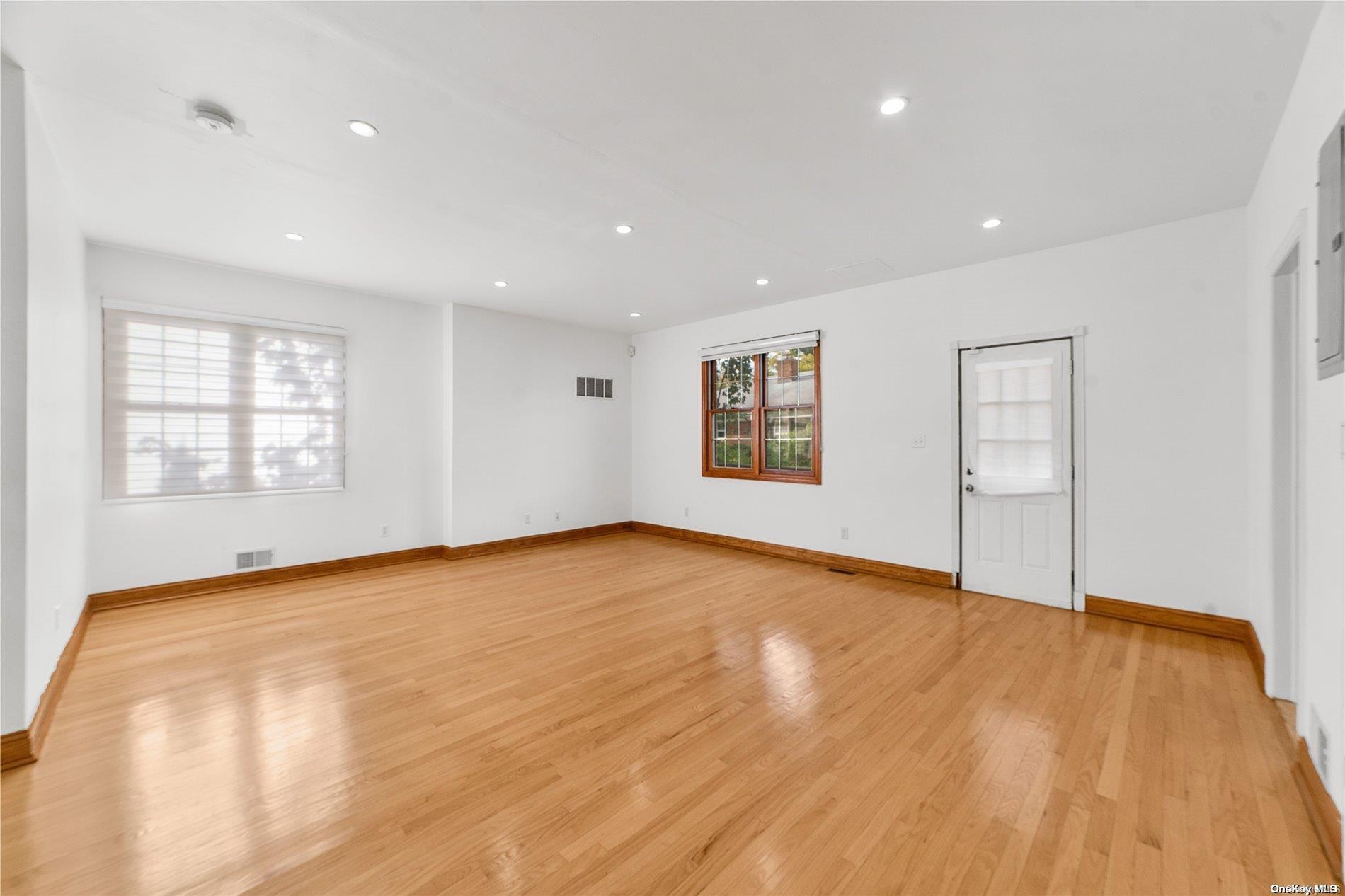 Single Family 86th  Queens, NY 11427, MLS-L3584566-7