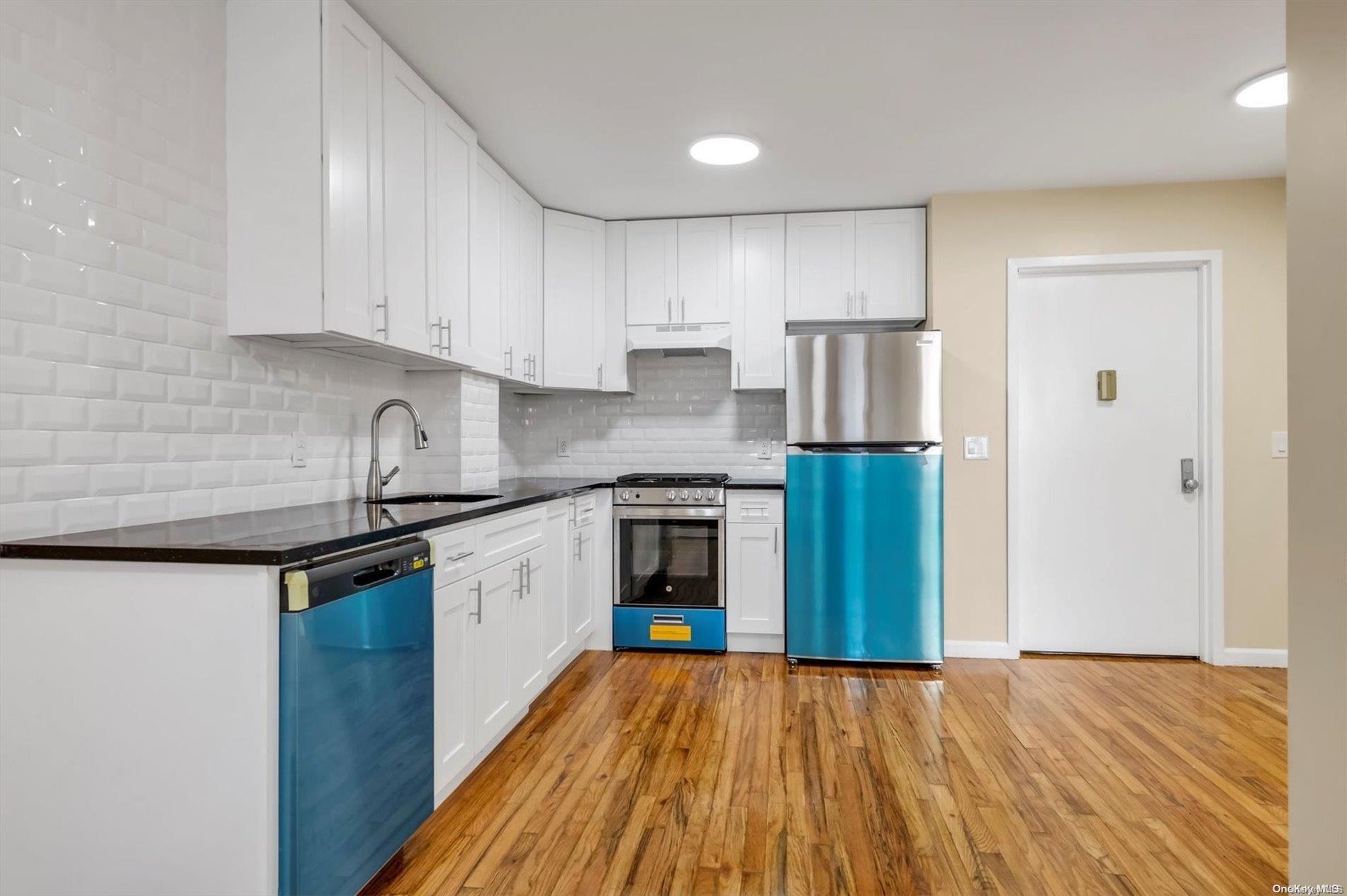 Single Family Fleet  Queens, NY 11379, MLS-L3584800-3