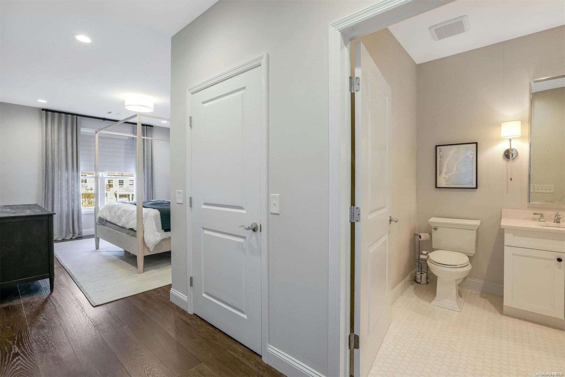 Condo Silver Timber  Suffolk County, NY 11980, MLS-L3584830-16