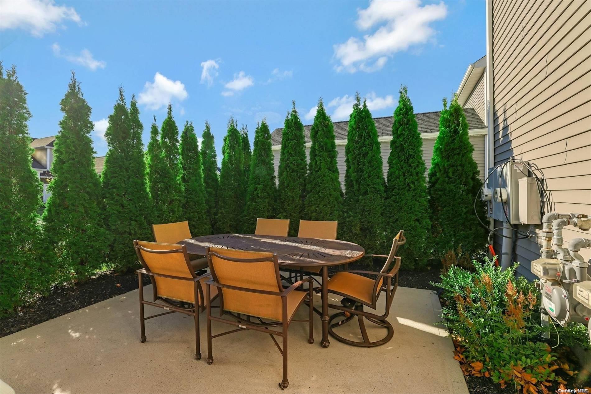 Condo Silver Timber  Suffolk County, NY 11980, MLS-L3584830-23