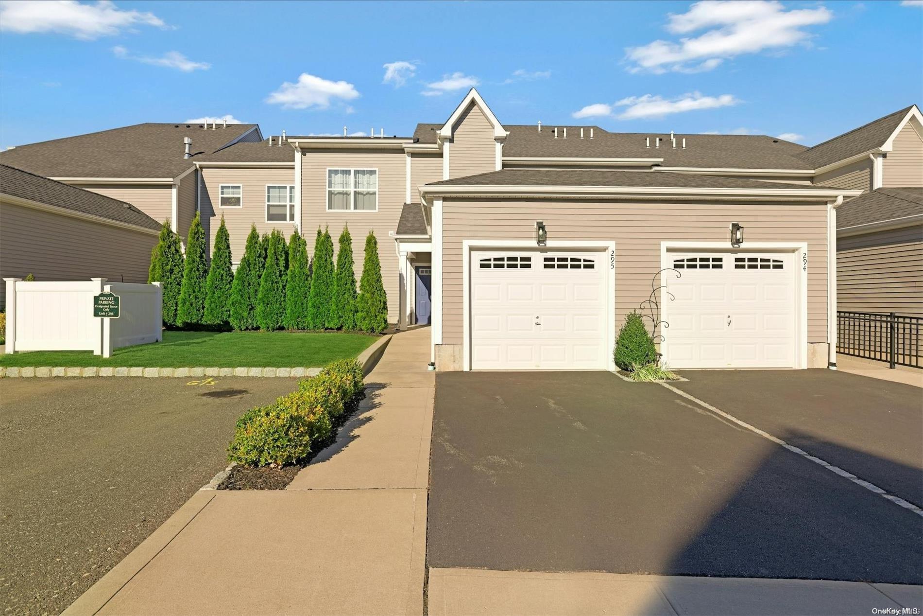 Condo Silver Timber  Suffolk County, NY 11980, MLS-L3584830-24