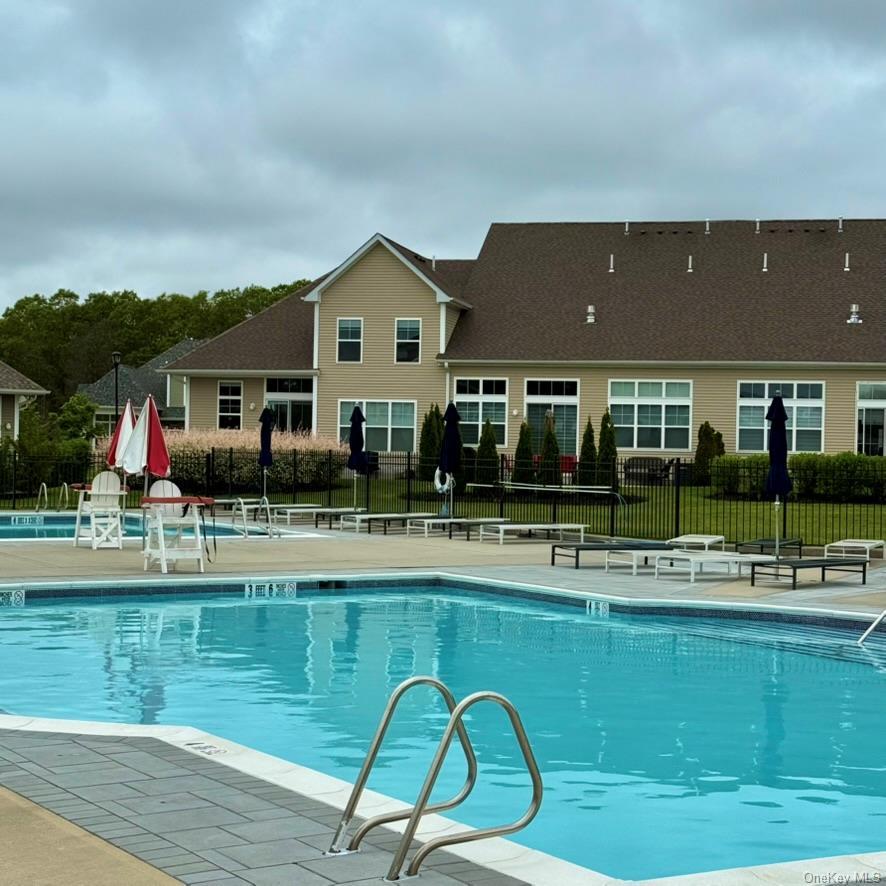 Condo Silver Timber  Suffolk County, NY 11980, MLS-L3584830-30