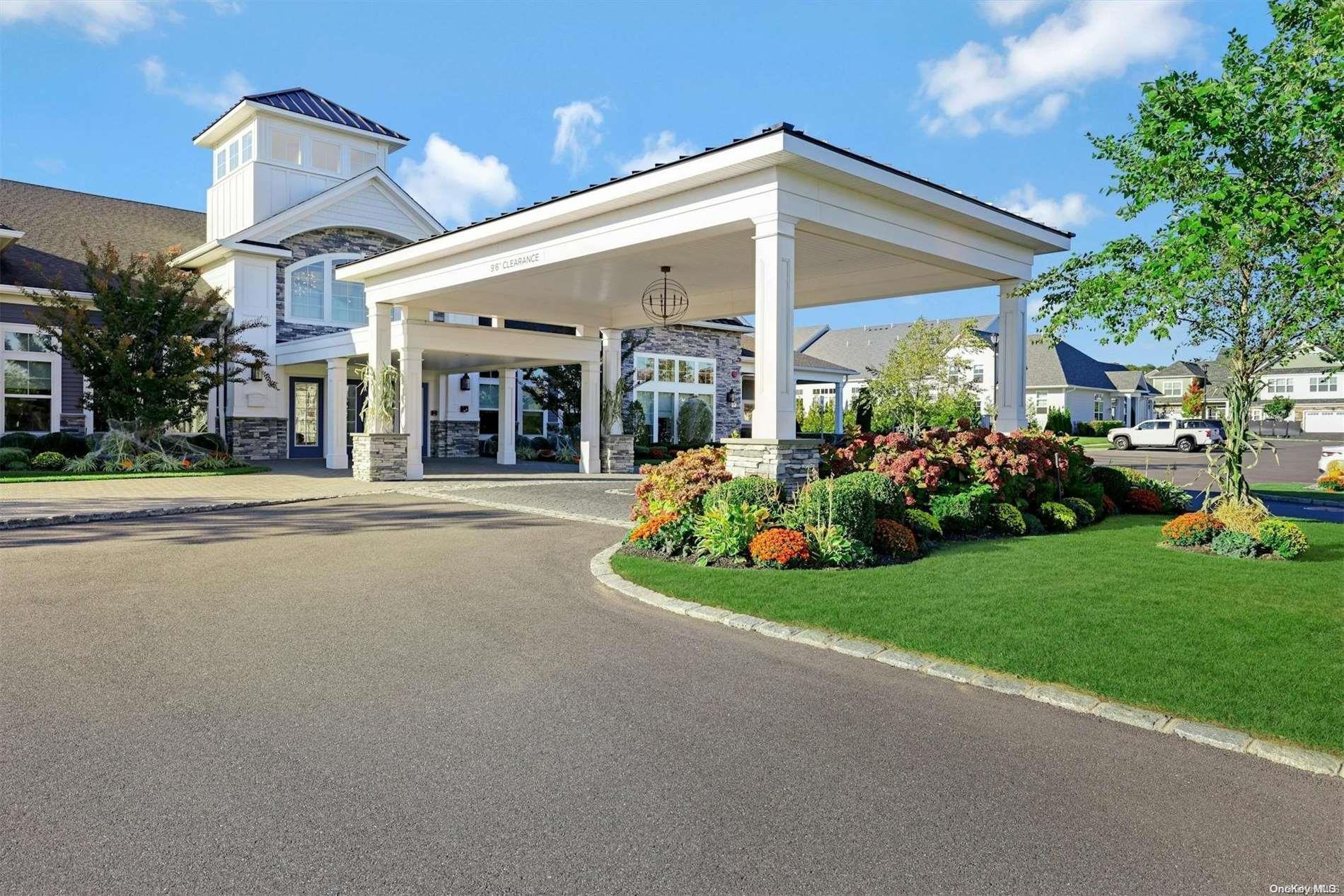 Condo Silver Timber  Suffolk County, NY 11980, MLS-L3584830-35