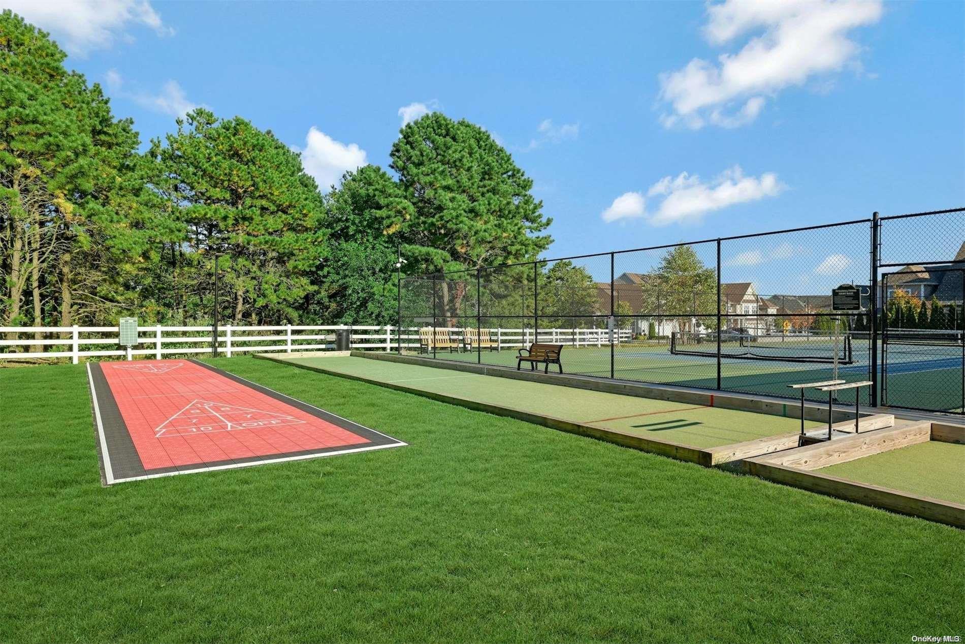 Condo Silver Timber  Suffolk County, NY 11980, MLS-L3584830-36