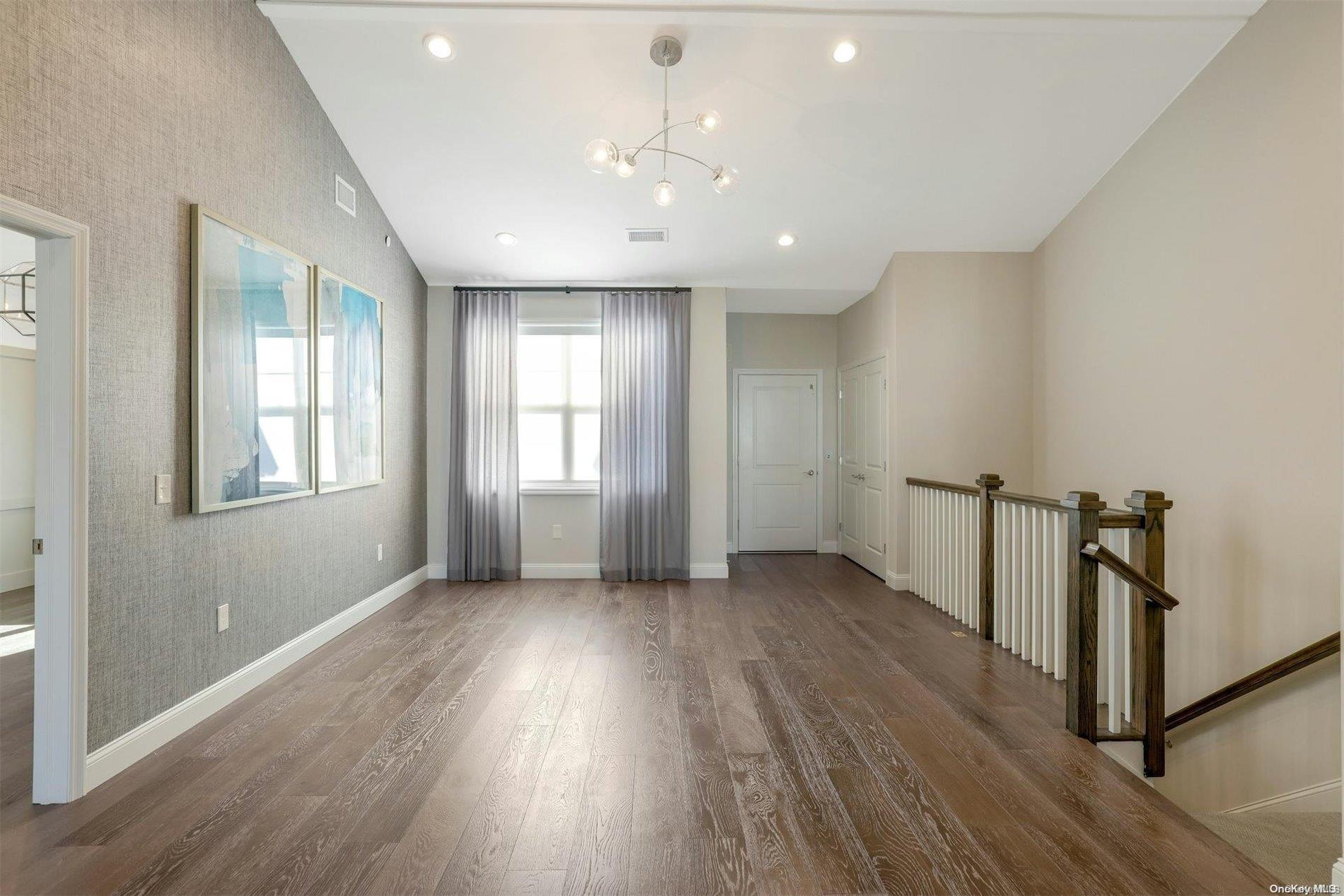 Condo Silver Timber  Suffolk County, NY 11980, MLS-L3584830-5